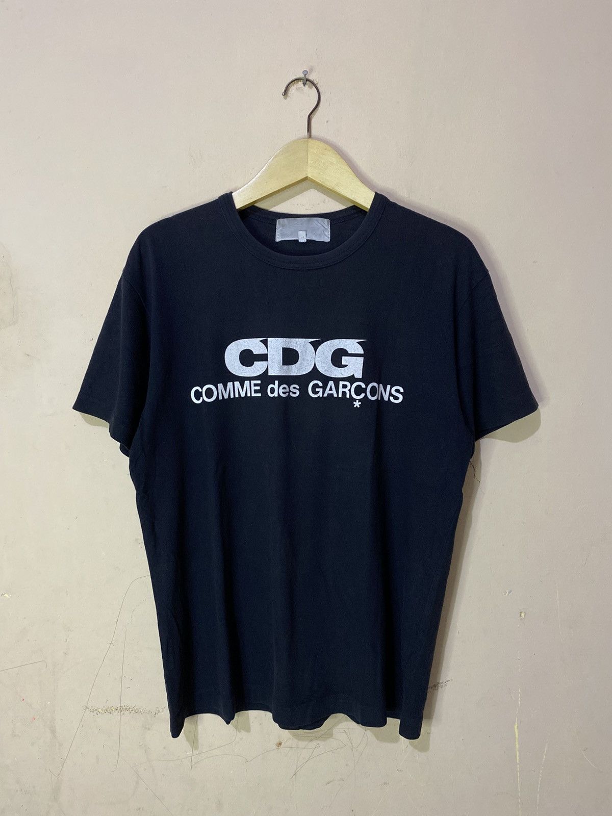 Comme des Garcons SS13 Comme Des Garcons Spellout Logo Tshirt Size US L / EU 52-54 / 3 - 1 Thumbnail