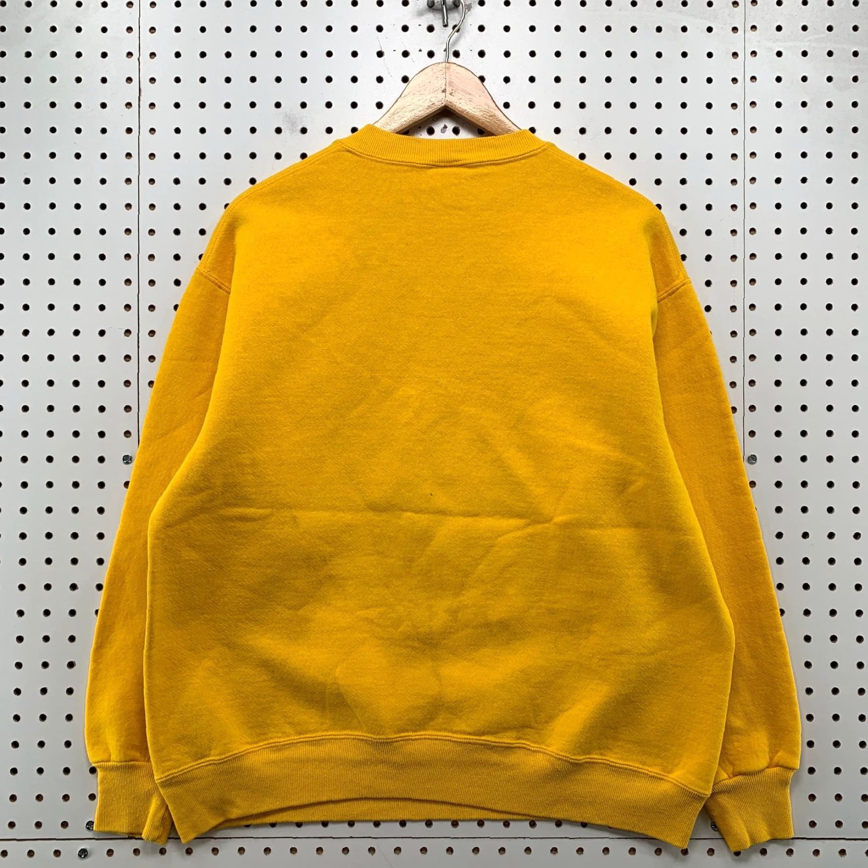 Russell Athletic VINTAGE Gustie Hockey Sweatshirt Mens XL Yellow 1989 1990 Fleece USA Sweatshirt Size US XL / EU 56 / 4 - 2 Thumbnail
