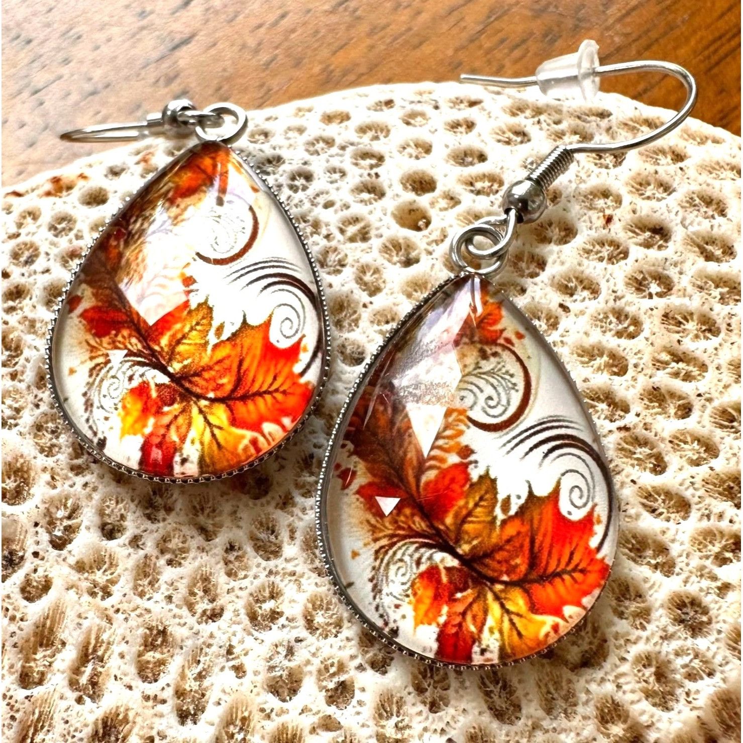 Handmade Fall Leaves Earrings New Teardrop Thanksgiving Dangle Hooks Size ONE SIZE - 2 Thumbnail