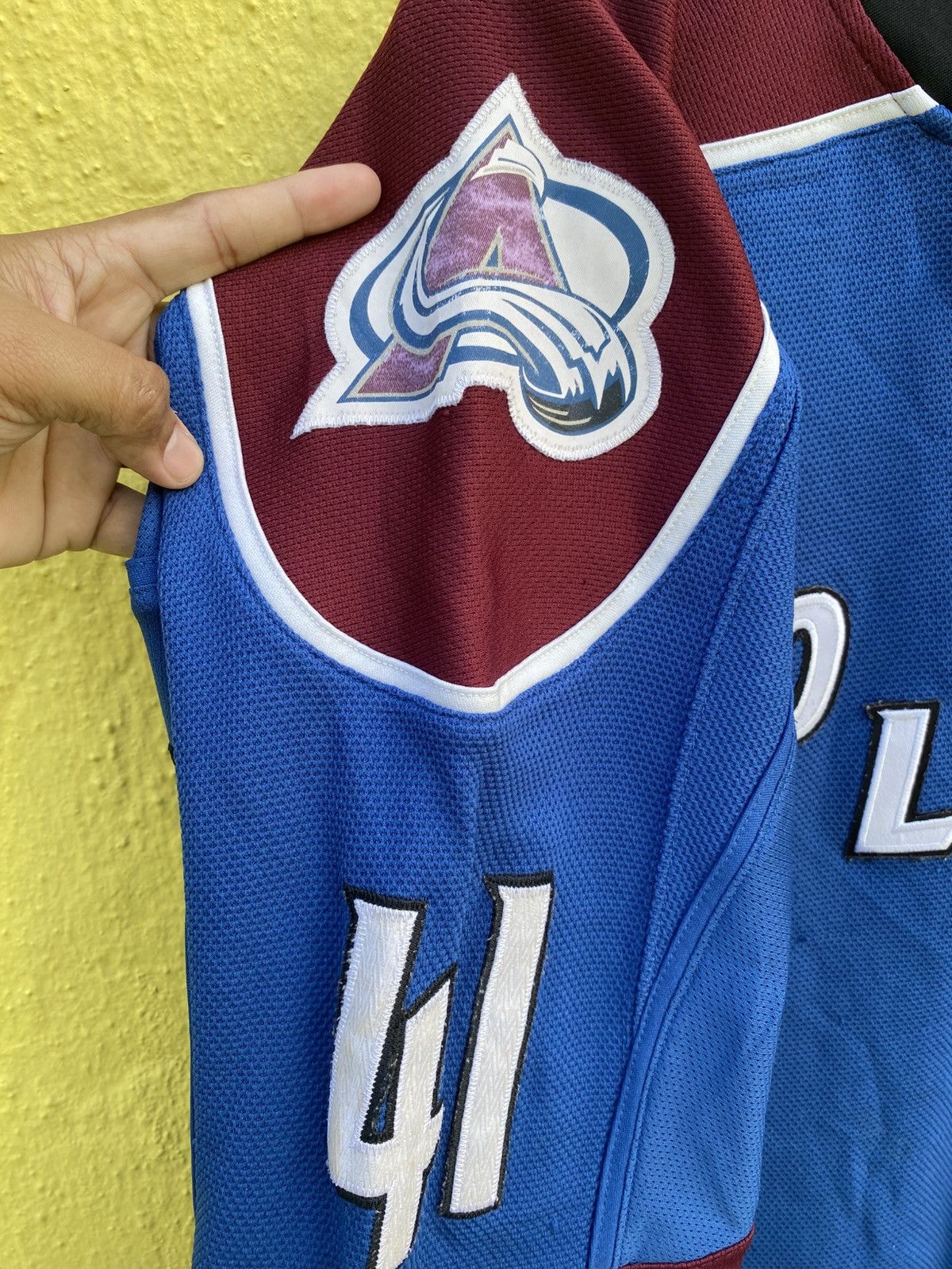 NHL × Reebok COLORADO AVALANCHE REEBOK JERSEY SIZE LARGE NHL Size US L / EU 52-54 / 3 - 13 Thumbnail