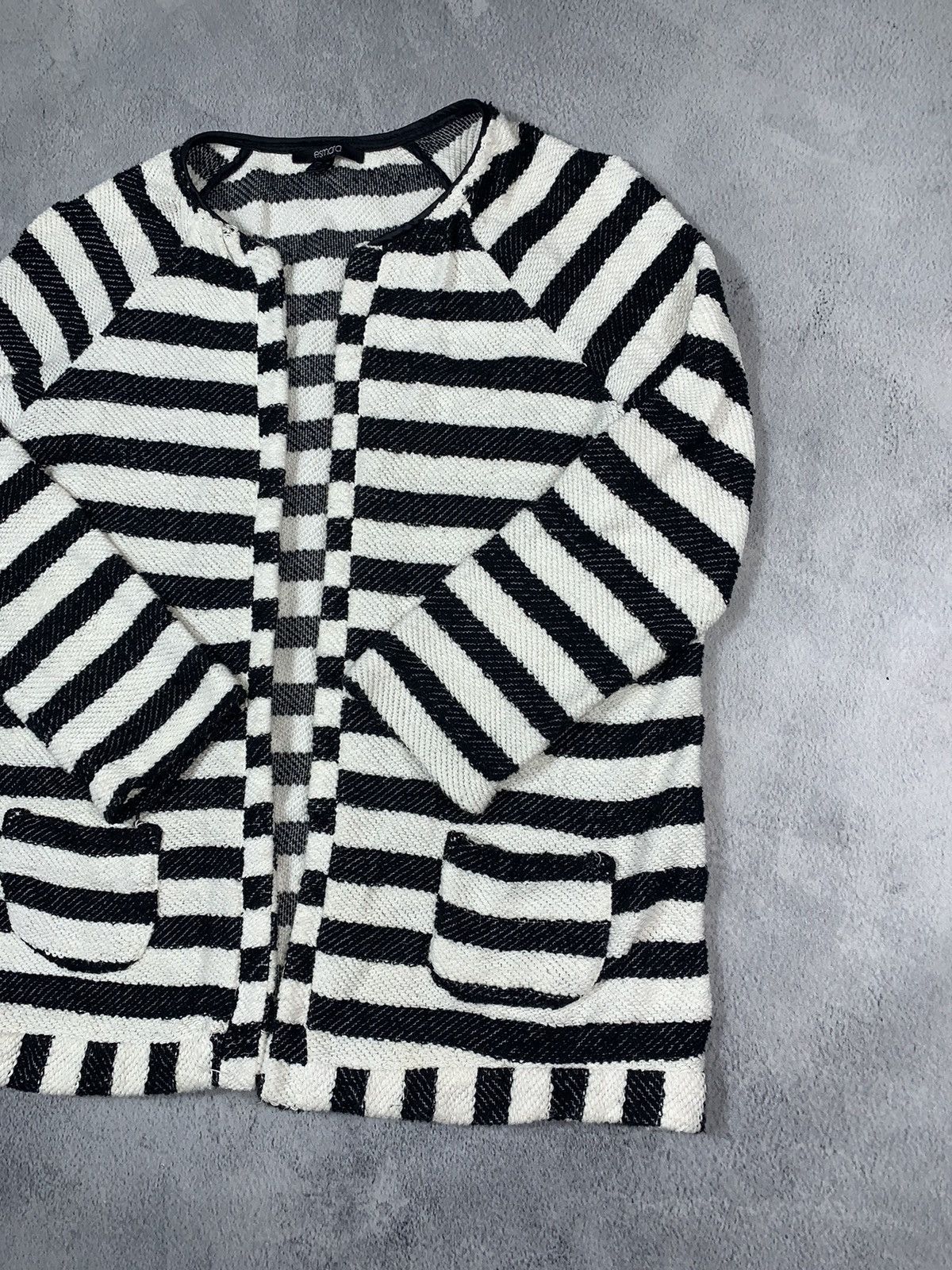 Japanese Brand × Vintage Vintage Y2KJapanese striped cardigan sweater oldmoney size L Size L / US 10 / IT 46 - 3 Thumbnail