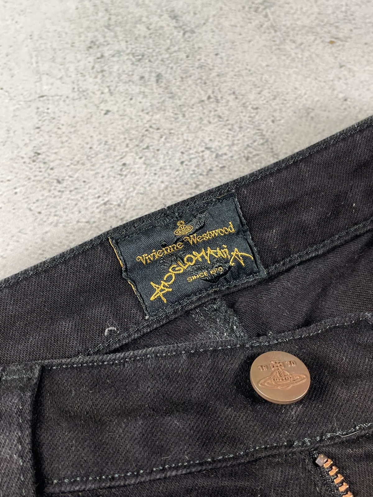 Vivienne Westwood Vivienne Westwood Skinny War Peace Orb Embossed Pocket Jeans Size 25" / US 0 / IT 36 - 10 Thumbnail