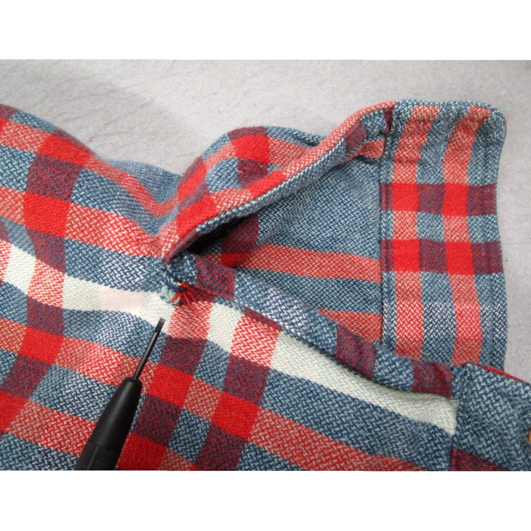 Wallace & Barnes Wallace & Barnes Mens Plaid Flannel Button-Down Shirt M Blue Red Multicolor 42 Chest Casual Workwear 25367 Size US M / EU 48-50 / 2 - 5 Thumbnail