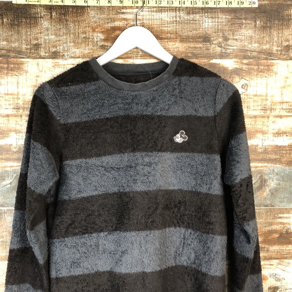 Mickey Mouse × Uniqlo Uniqlo Stripe Grey fleece Sweatshirt #A1618 Size US XS / EU 42 / 0 - 5 Thumbnail