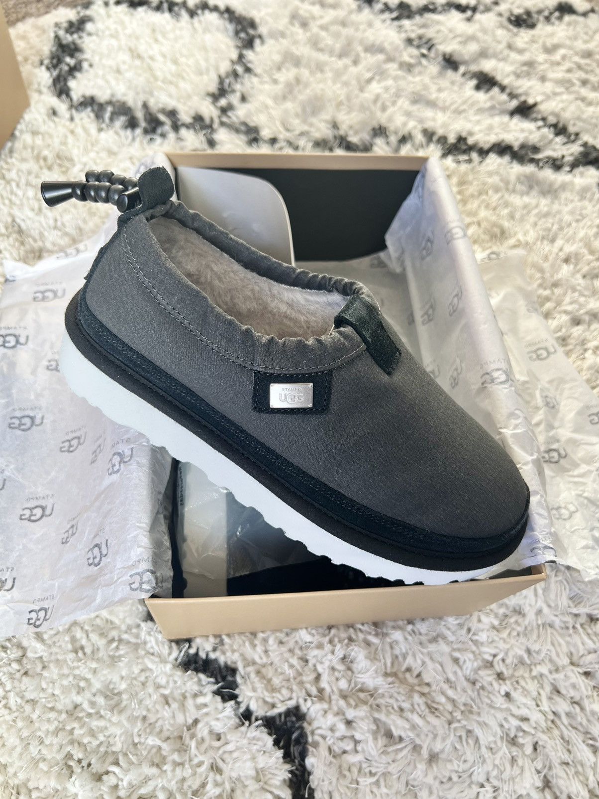 Stampd × Ugg UGG x Stampd Tasman Slippers in Blk (Womens 5) Size US 5 / IT 35 - 3 Thumbnail