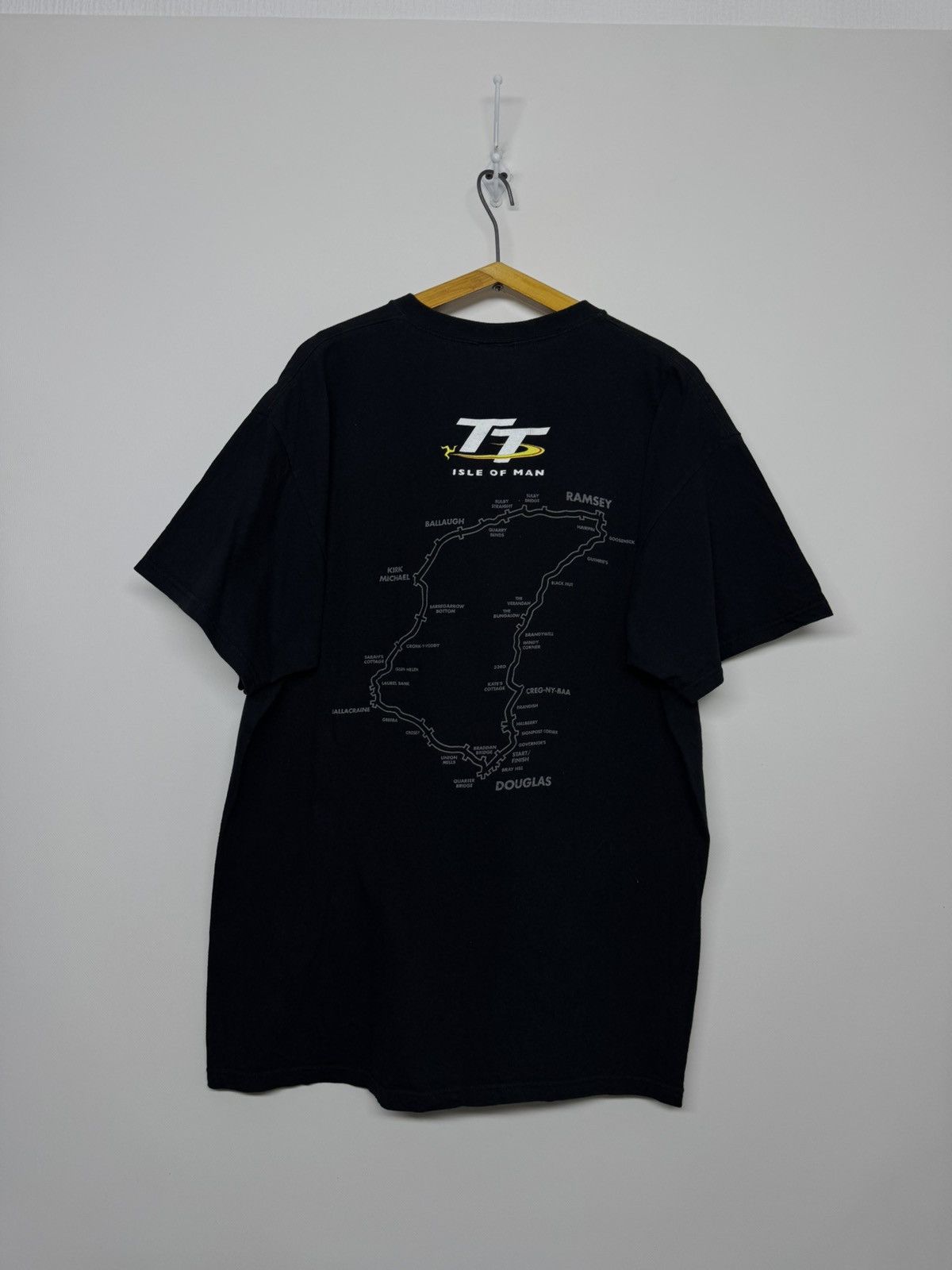 Fruit Of The Loom Vintage Y2k 2012 Isle of Man TT Moto Racing T-shirt Size US XL / EU 56 / 4 - 7 Thumbnail