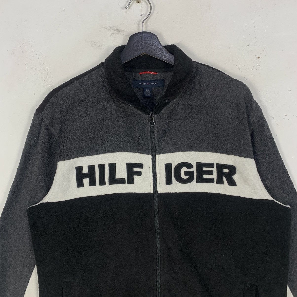 Tommy Hilfiger Vintage Tommy Hilfiger Outdoor Streetwear Fleece Jacket Size US M / EU 48-50 / 2 - 3 Thumbnail