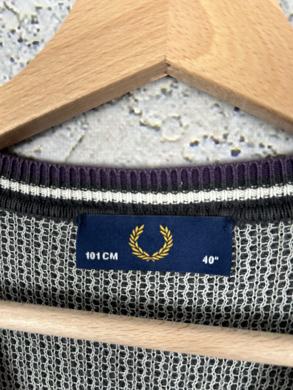 Fred Perry × Vintage Fred Perry Grey Tee Vintage Streetwear Hype Archival Size US L / EU 52-54 / 3 - 4 Thumbnail