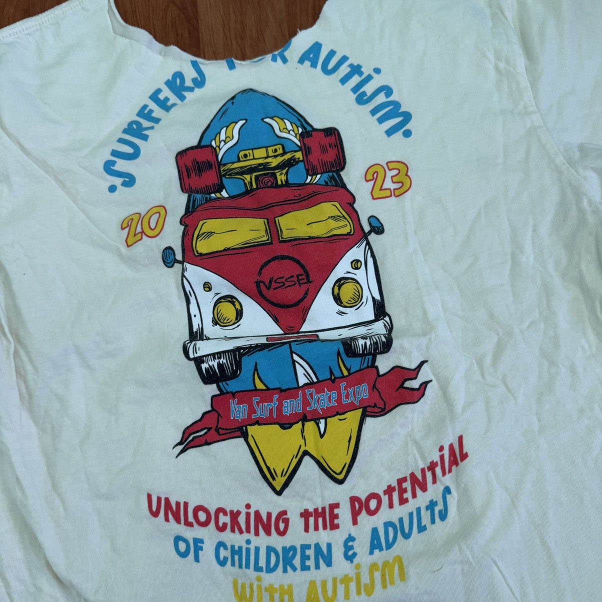 Other Surfers For Autism Cutoff Graphic Tee Size XS / US 0-2 / IT 36-38 - 6 Thumbnail