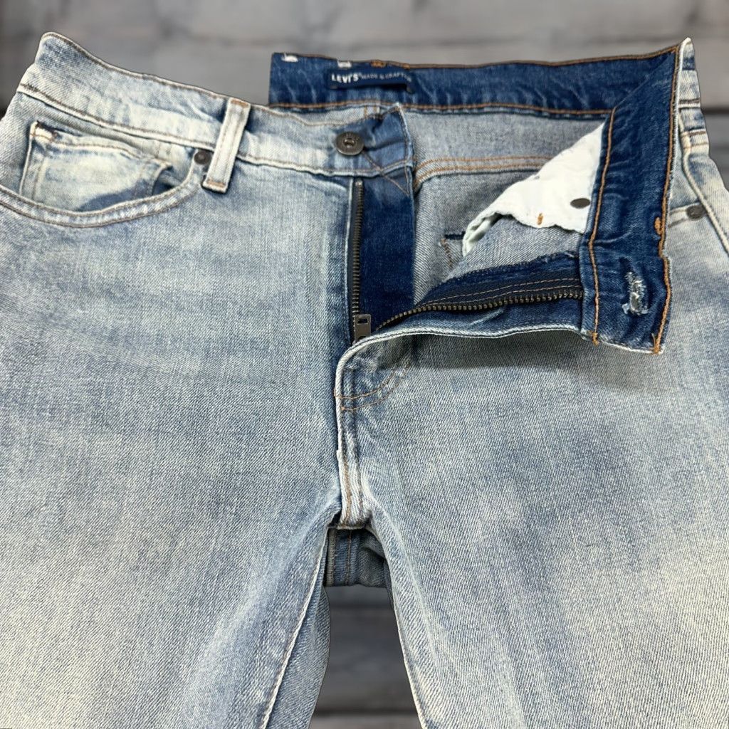 Levi's Levi's 512 Jeans Slim Tapered Light Wash 31x32 Blue Men Regular Denim Cotton Blend Distressed 5-Pocket Jeans Mens Sl… Size US 31 - 1 Thumbnail