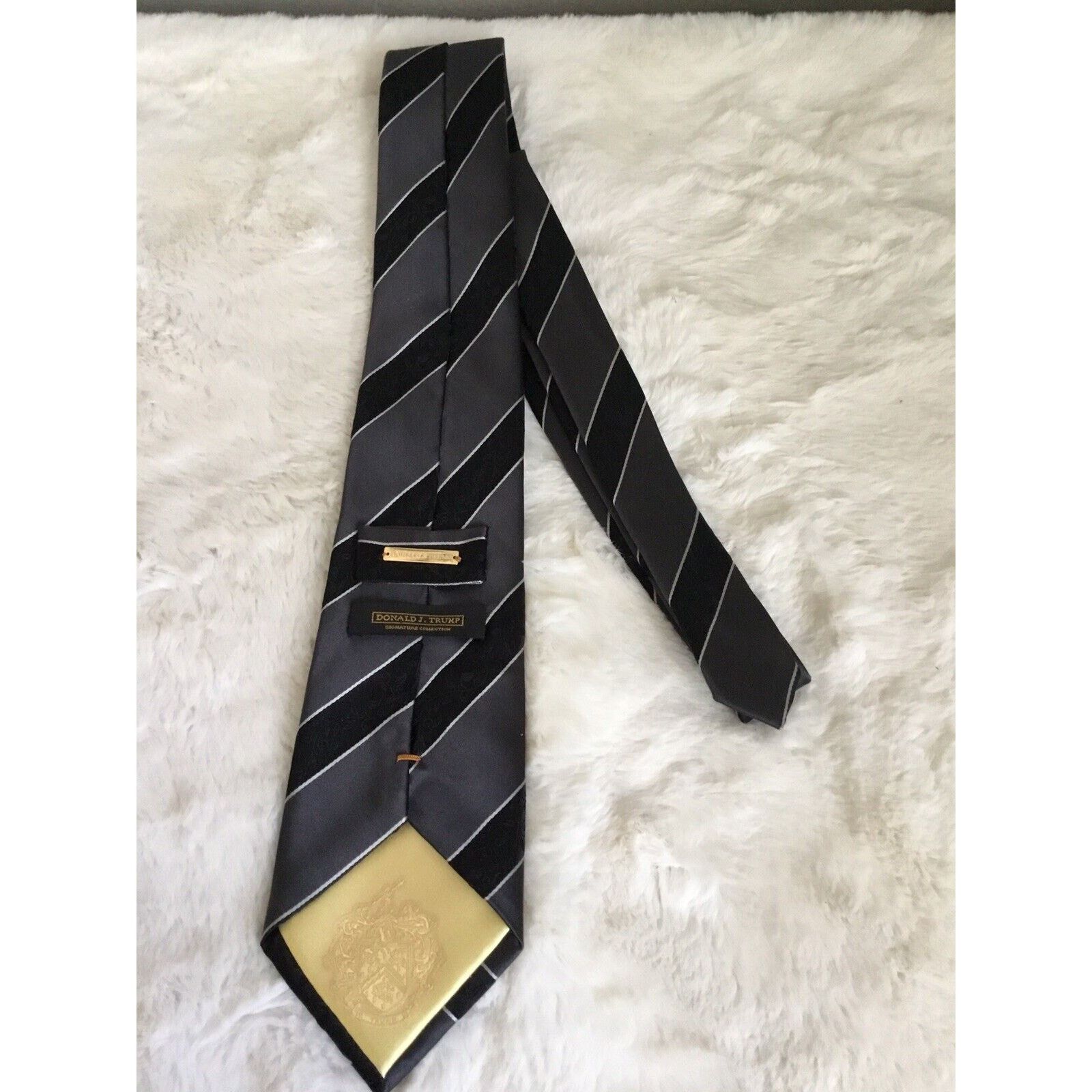Donald Trump Donald Trump Signature Tie Gold Plate Name 100% Silk Size ONE SIZE - 6 Thumbnail