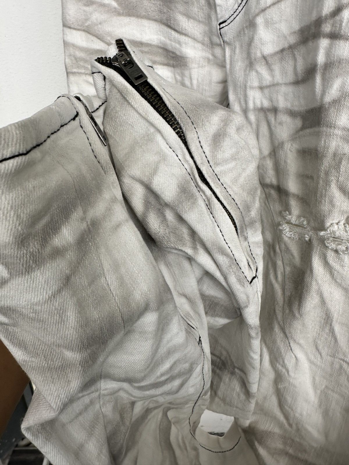 BUFFALO BOBS Size 34/34 - Johnny Wolf clawmark denim slim jeans Size US 34 / EU 50 - 11 Thumbnail