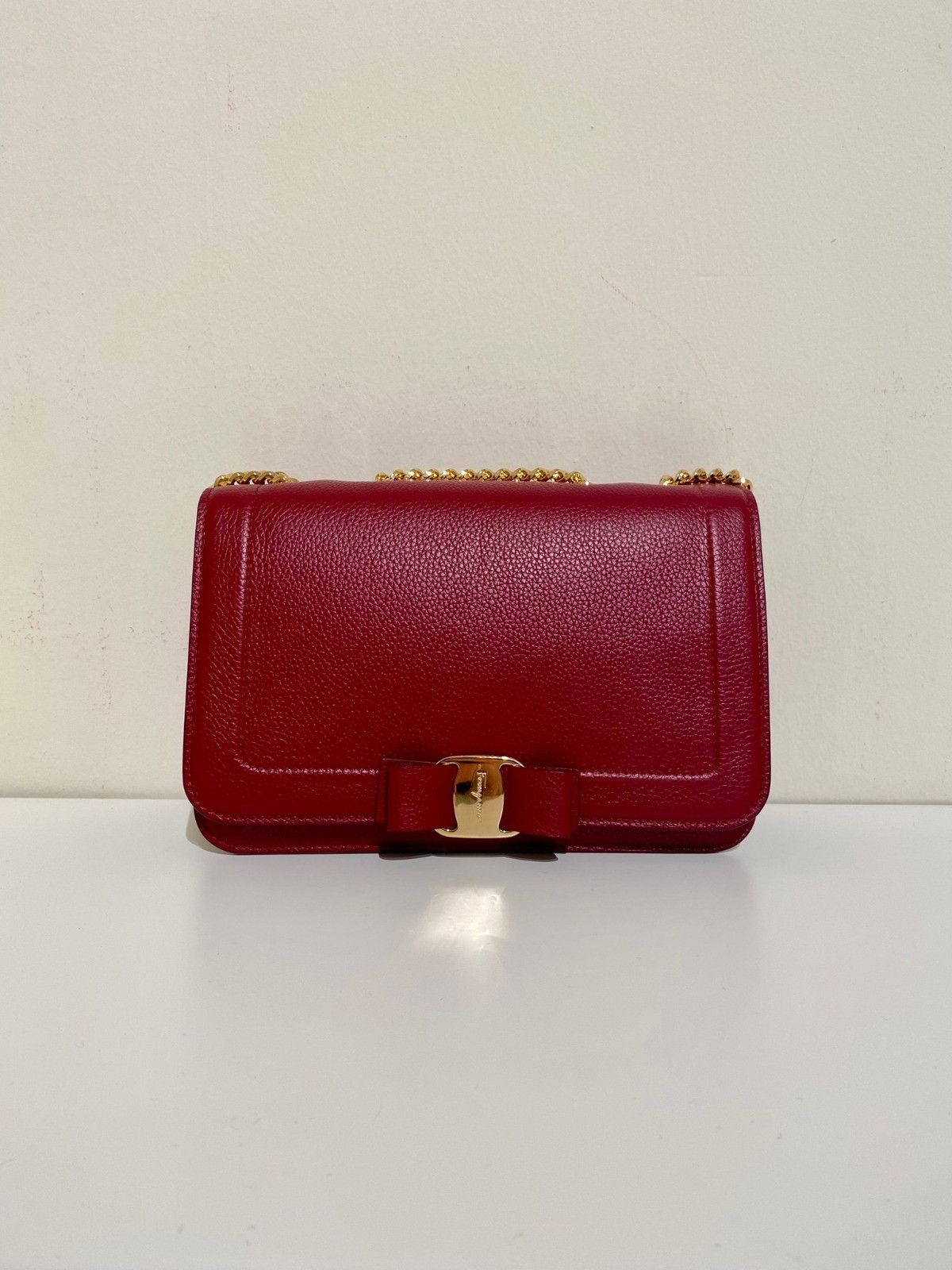 Salvatore Ferragamo o1s1rm0924 Size: OS / Vara Bow Handbag in Red Size ONE SIZE - 1 Thumbnail