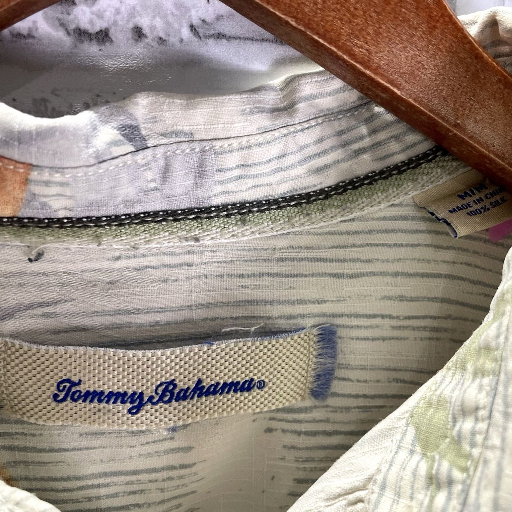 Tommy Bahama Tommy Bahama Hawaiian Shirt Mens M 100% Silk Floral Print Multicolor Short Sleeve Button-Up Size US M / EU 48-50 / 2 - 4 Thumbnail