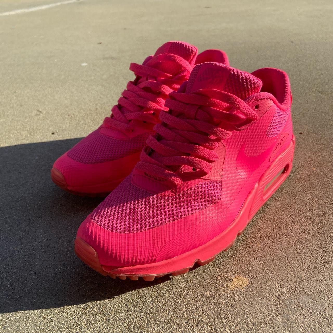 Nike Apparel Nike 90 Hyperfuse Solar Red Nike Air Max 90 Hot Pink
