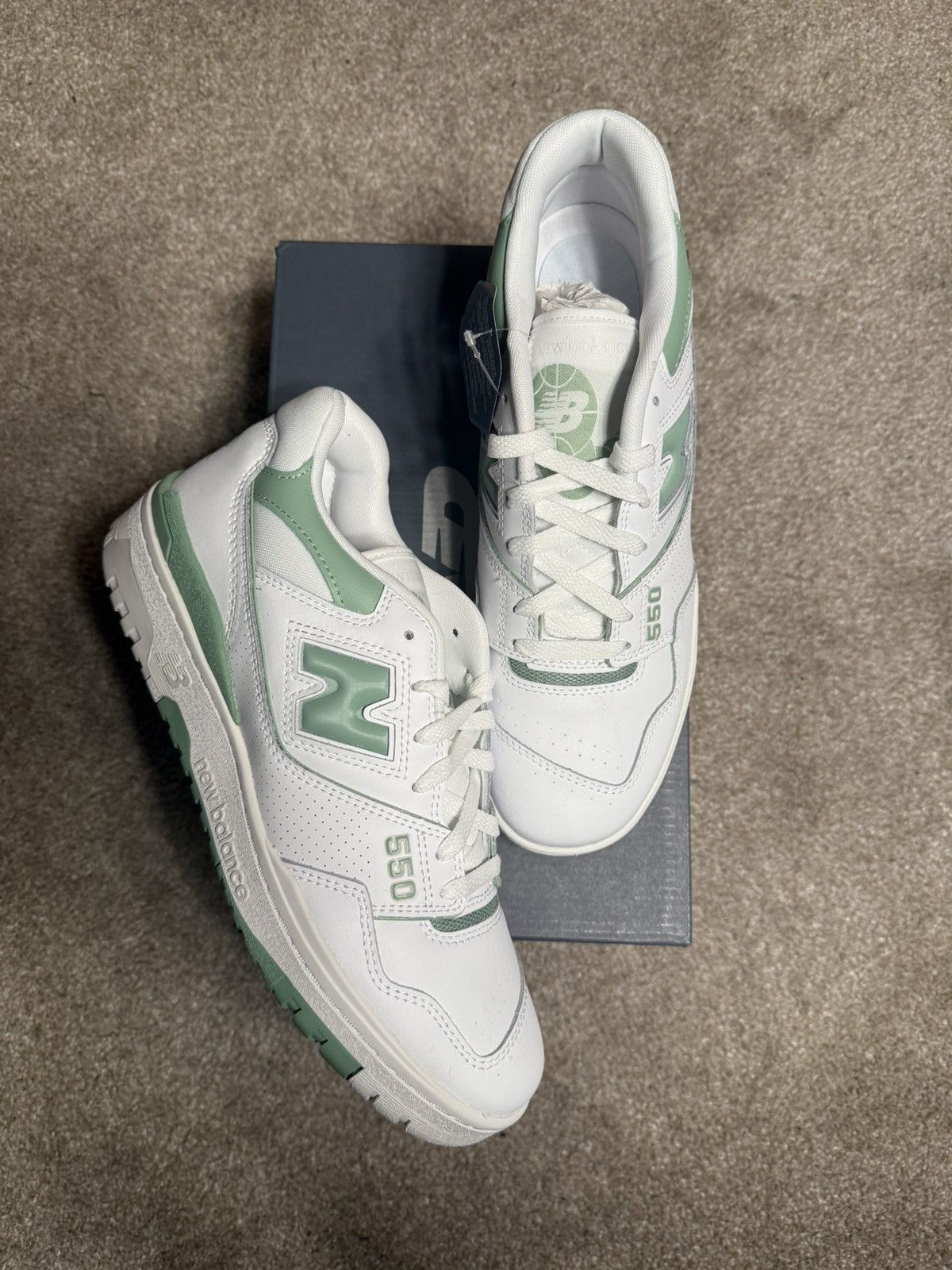 New Balance New Balance 550 “Mint Green” Size US 9.5 / EU 42-43 - 2 Thumbnail