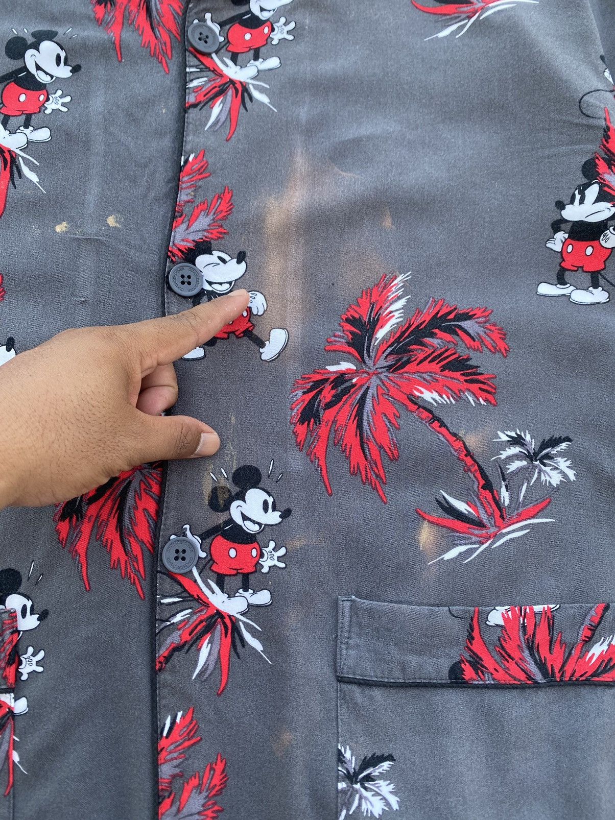 GU × Undercover Rare GU x Undercover Mickey Mouse Buttons Shirt Size US L / EU 52-54 / 3 - 11 Thumbnail