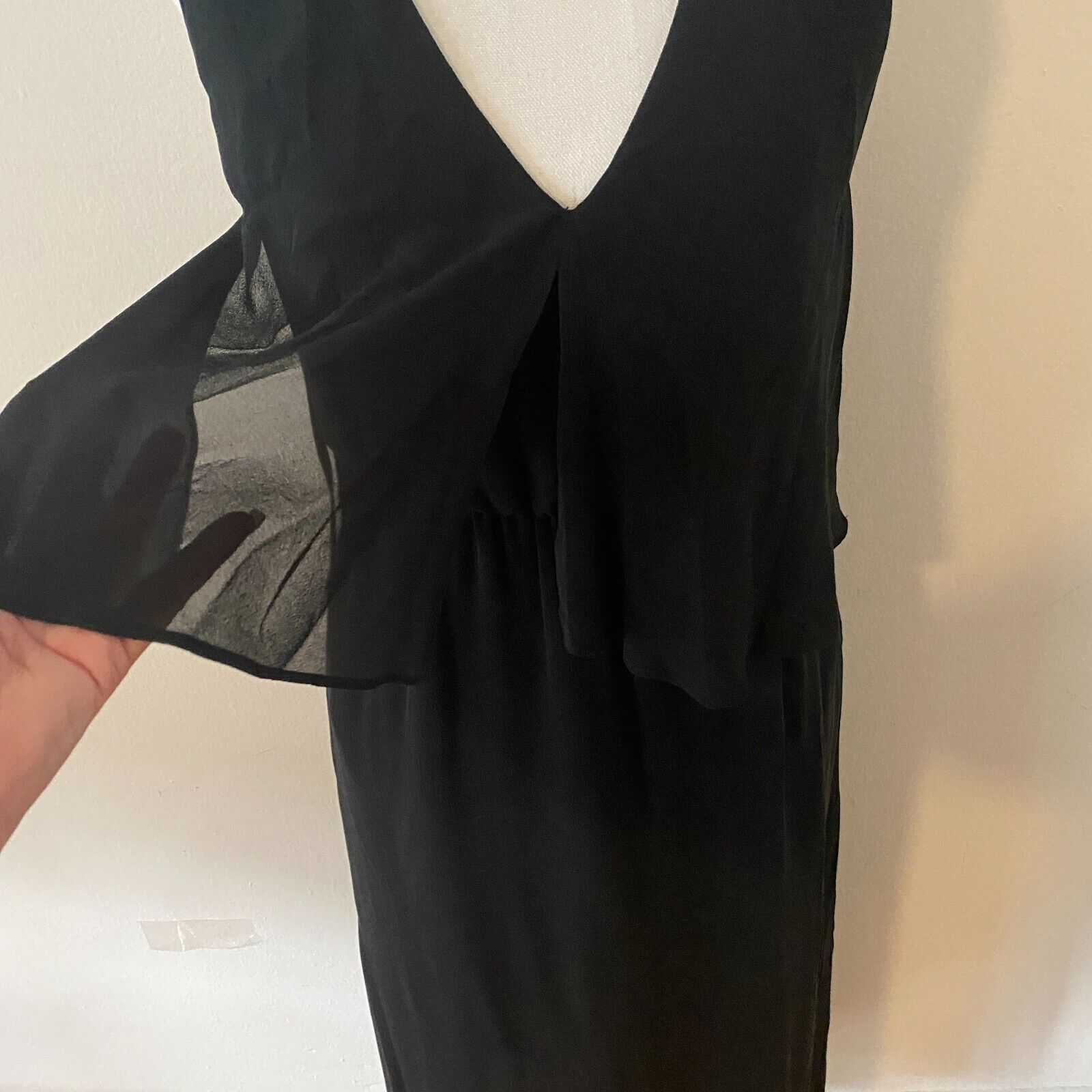Aritzia Aritzia Babaton Black SILK Chiffon VNeck Racerback Maxi S Size S / US 4 / IT 40 - 5 Thumbnail
