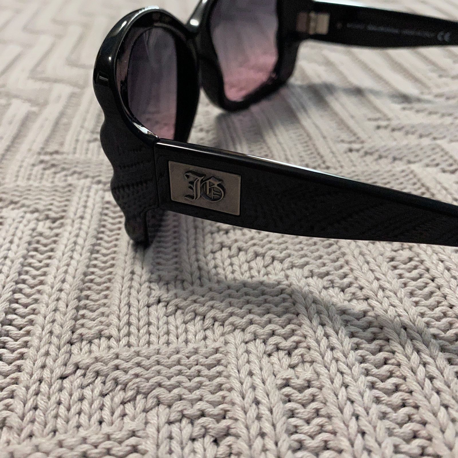 John Galliano John Galliano black frame purple lens sunglasses Size ONE SIZE - 4 Thumbnail