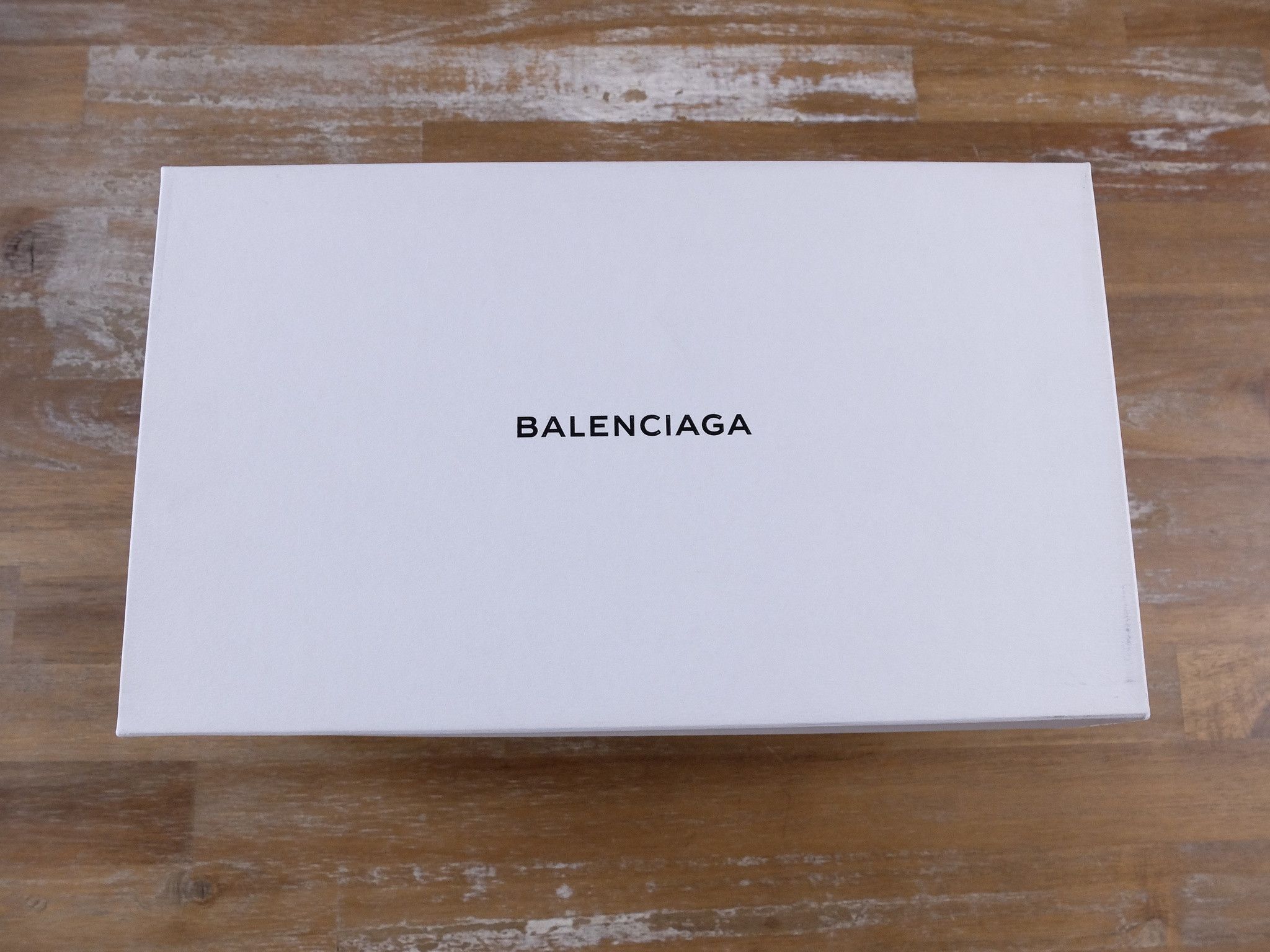 BALENCIAGA Arena gray low top leather sneakers 7 40