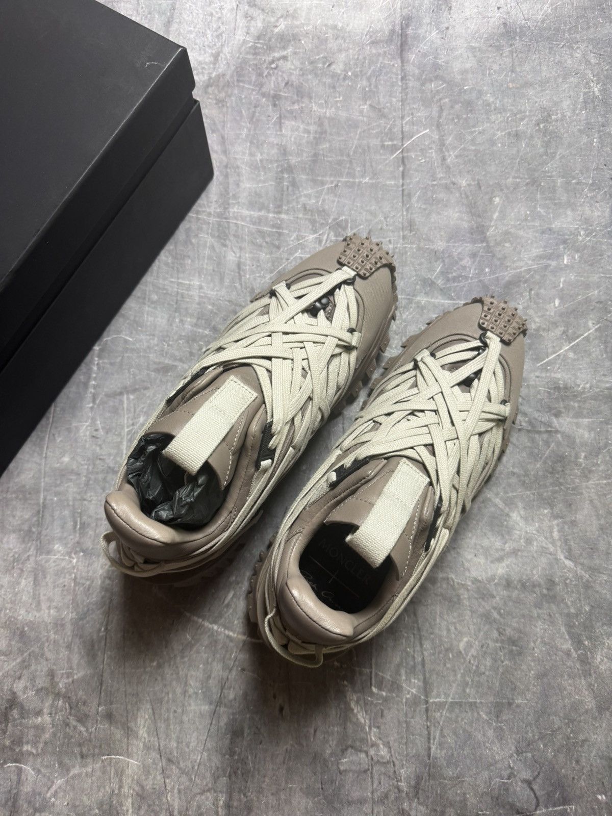 Moncler × Rick Owens Rick Owens Moncler Megalace Trail Grip Sneakers in Dust Size US 8 / EU 41 - 3 Thumbnail