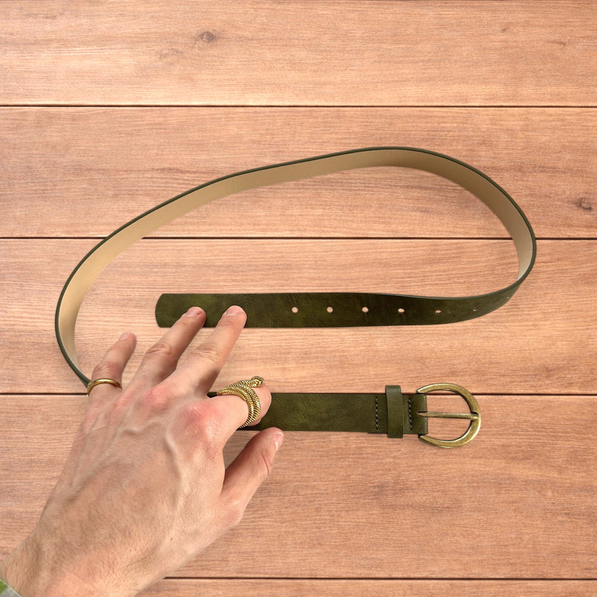 Japanese Brand Faux leather boho cowboy belt in olive green with gold trim. Size ONE SIZE - 1 Thumbnail