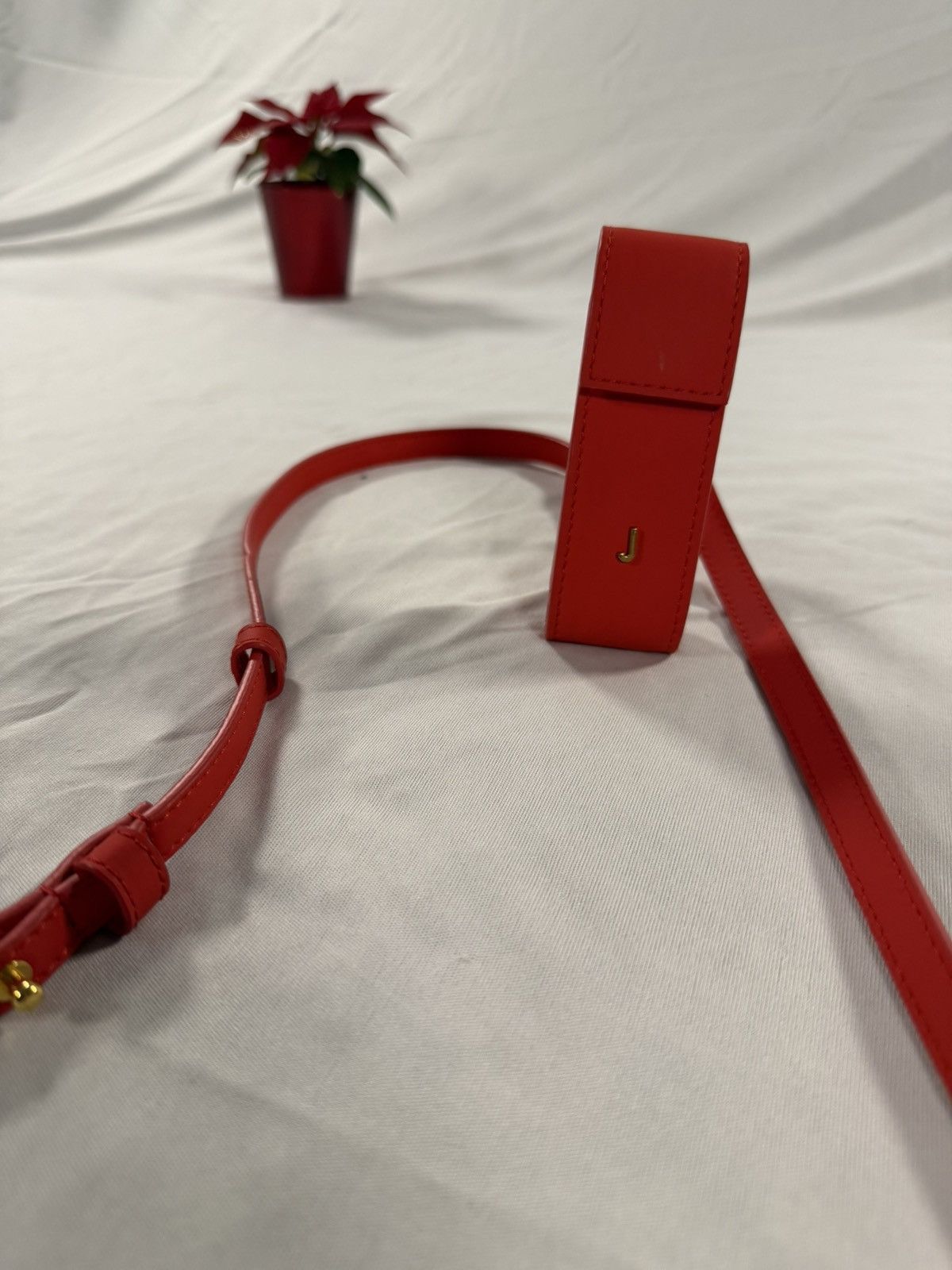 Jacquemus Jacquemus Mini Red Rubberized Calfskin Shoulder Strap Holder Size ONE SIZE - 1 Thumbnail