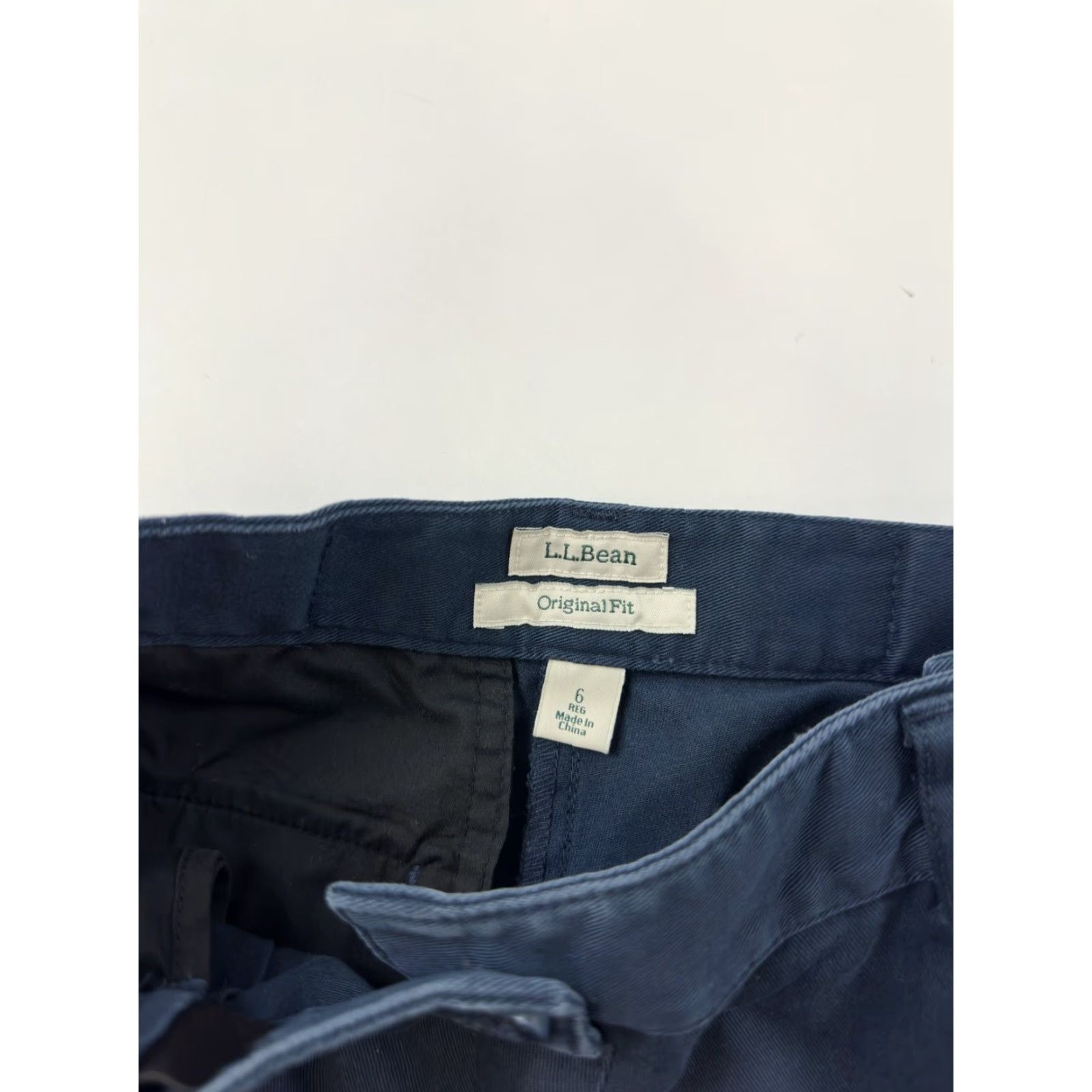 Vintage L.L.Bean Bermuda Shorts Women’s 6P Petite Pleated Blue Bermuda Women 6P Blue L.L.Bean Womens Shorts Petite Pleated Bermuda Blue Size 28" / US 6 / IT 42 - 3 Thumbnail