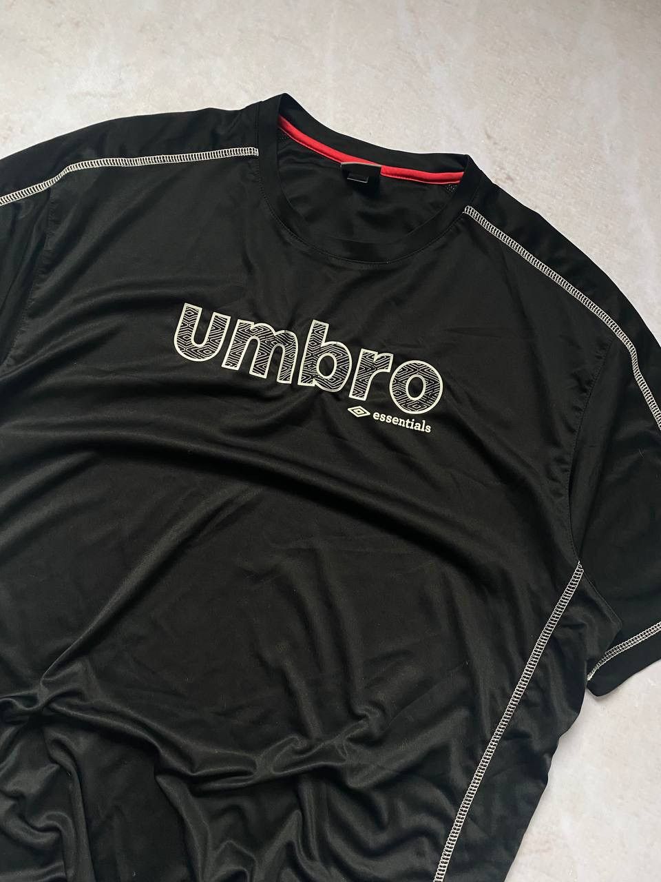 Umbro × Vintage Vintage Umbro Essentials Y2K Logo Sport Jersey Tee Size US XL / EU 56 / 4 - 2 Thumbnail
