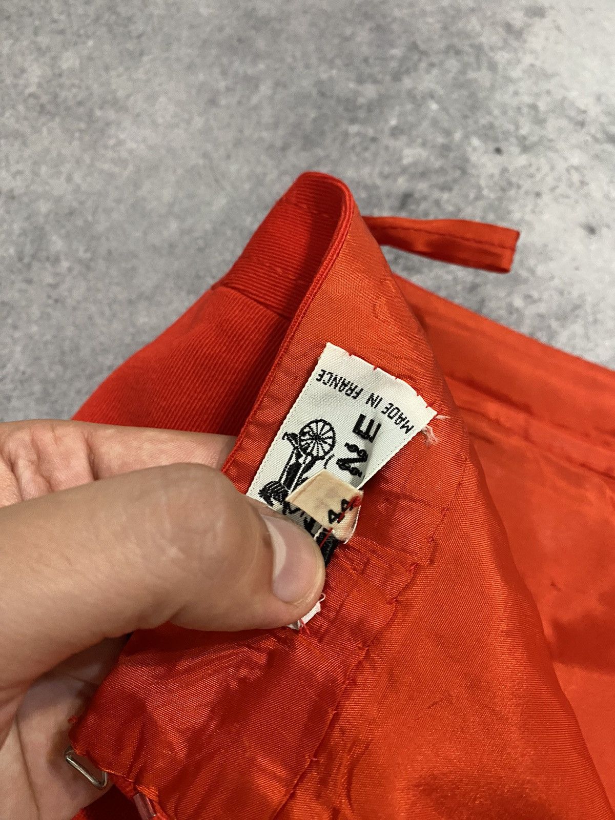 Celine × Vintage Vintage 90s Celine Red Wool Midi Skirt Size 32" / US 10 / IT 46 - 11 Thumbnail