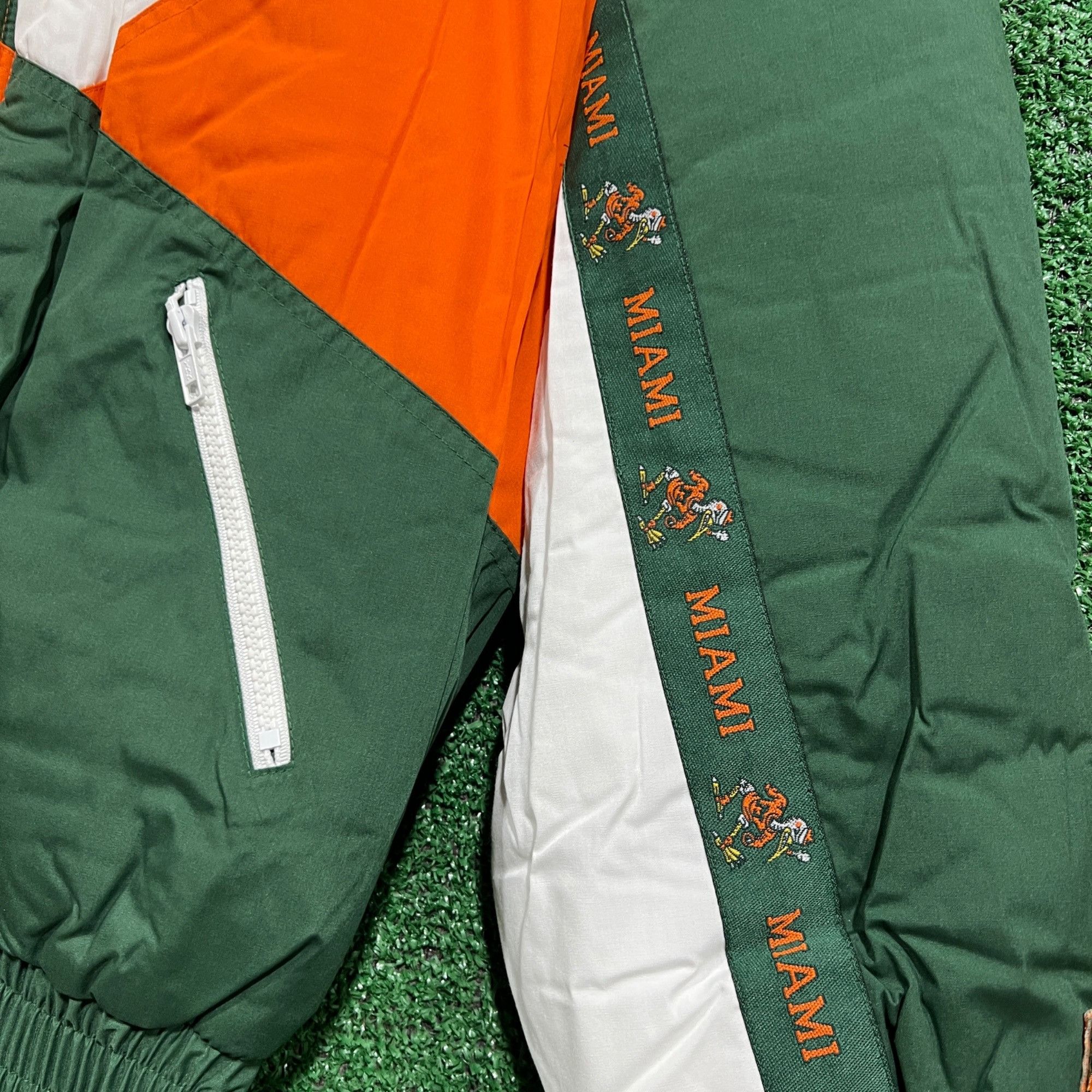 Pro Player vintage pro player University of Miami jacket sz medium Size US M / EU 48-50 / 2 - 5 Thumbnail