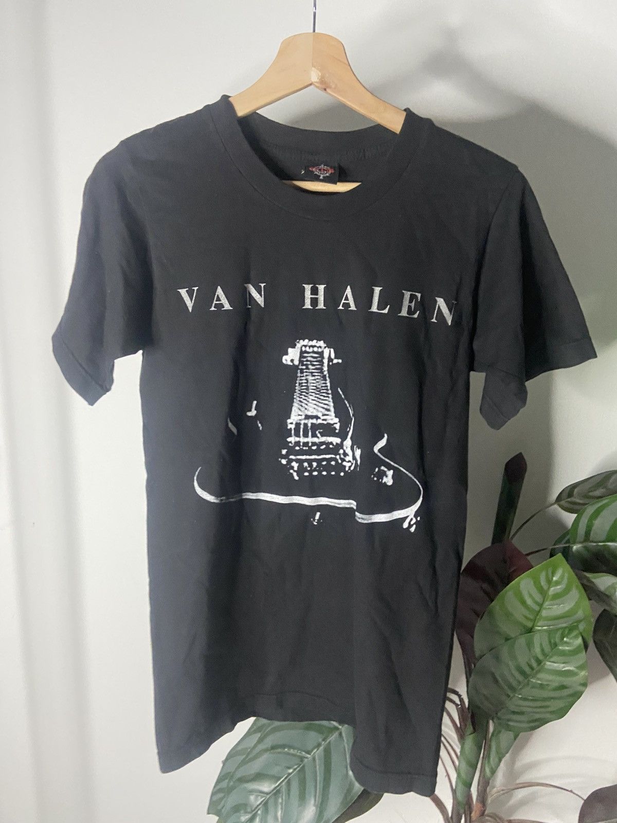 Band Tees Van Halen Bells😊❤️ Size US S / EU 44-46 / 1 - 1 Thumbnail