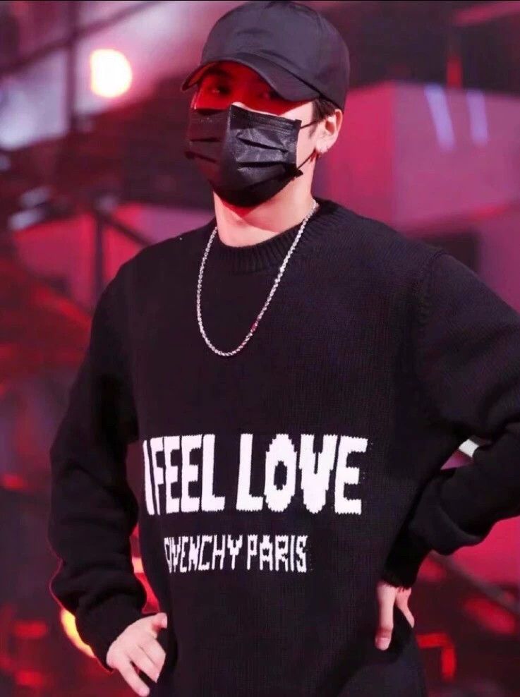 Givenchy Givenchy Black Logo Letter Intarsia Cotton Round-Neck Long Size US S / EU 44-46 / 1 - 9 Thumbnail