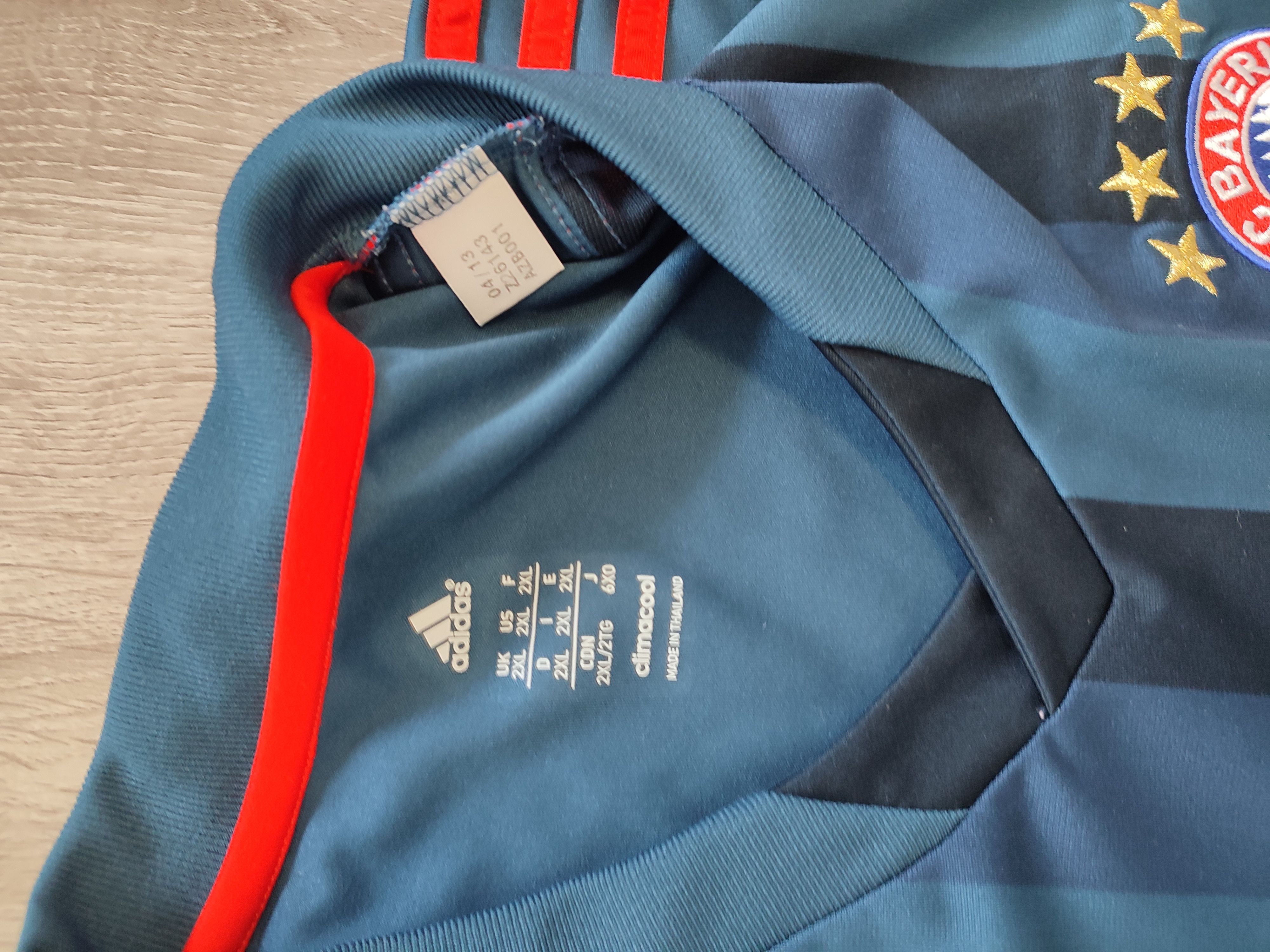 Adidas FC BAYERN MUNICH 2013/2014 THIRD FOOTBALL XL Size US XL / EU 56 / 4 - 10 Thumbnail