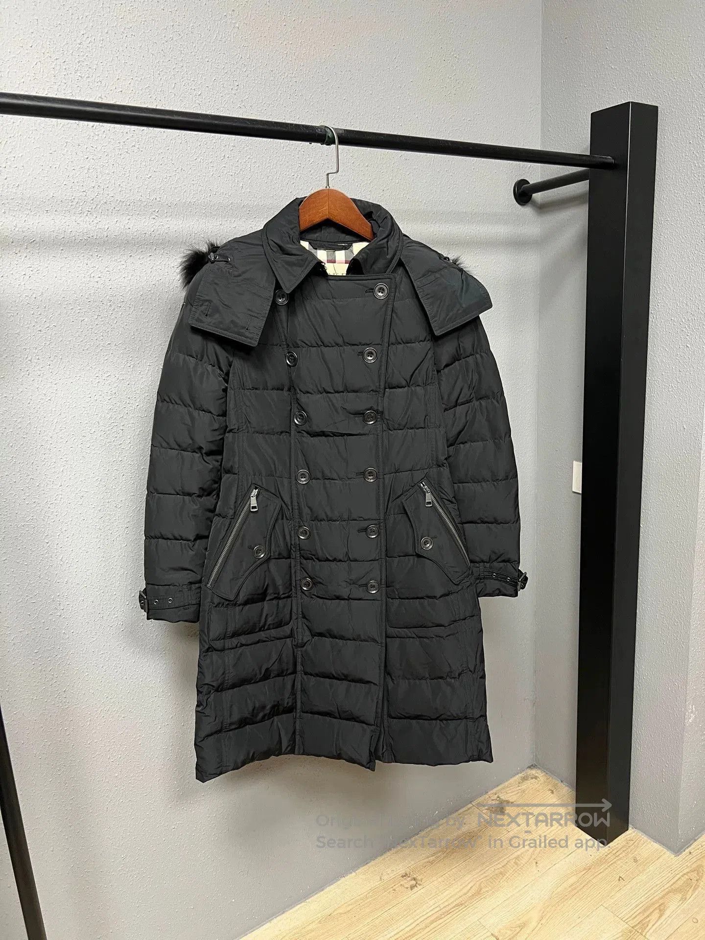 Burberry Burberry Checked Fur Collar Down Jacket. Size US M / EU 48-50 / 2 - 1 Thumbnail