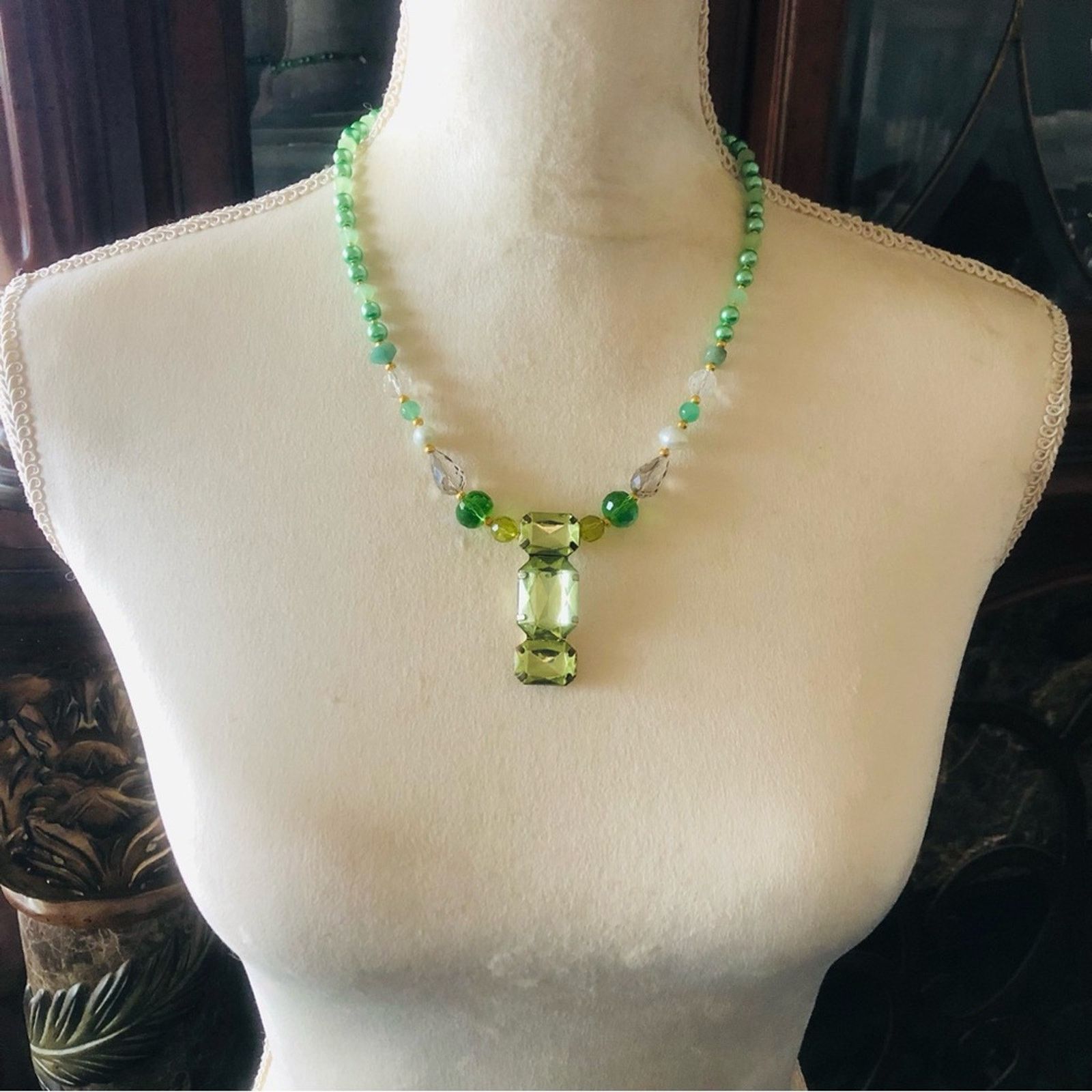 Handmade Handcrafted repurpose elegant green stone Pearl necklace Size ONE SIZE - 5 Thumbnail