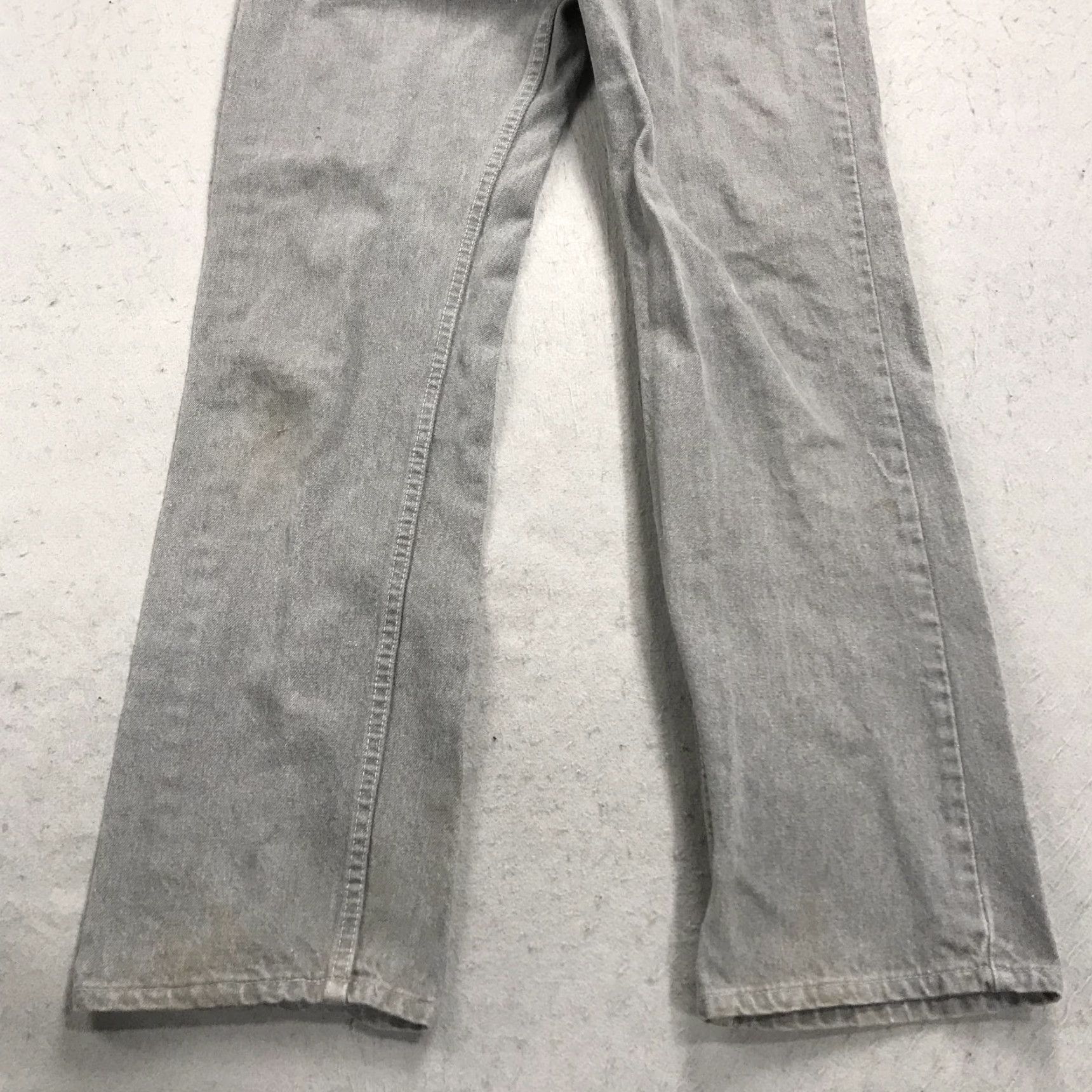 Levi's VINTAGE Levi's Jeans Mens 34x32 Gray Faded 40509 2767 Made USA Denim 90s Size US 34 / EU 50 - 3 Thumbnail