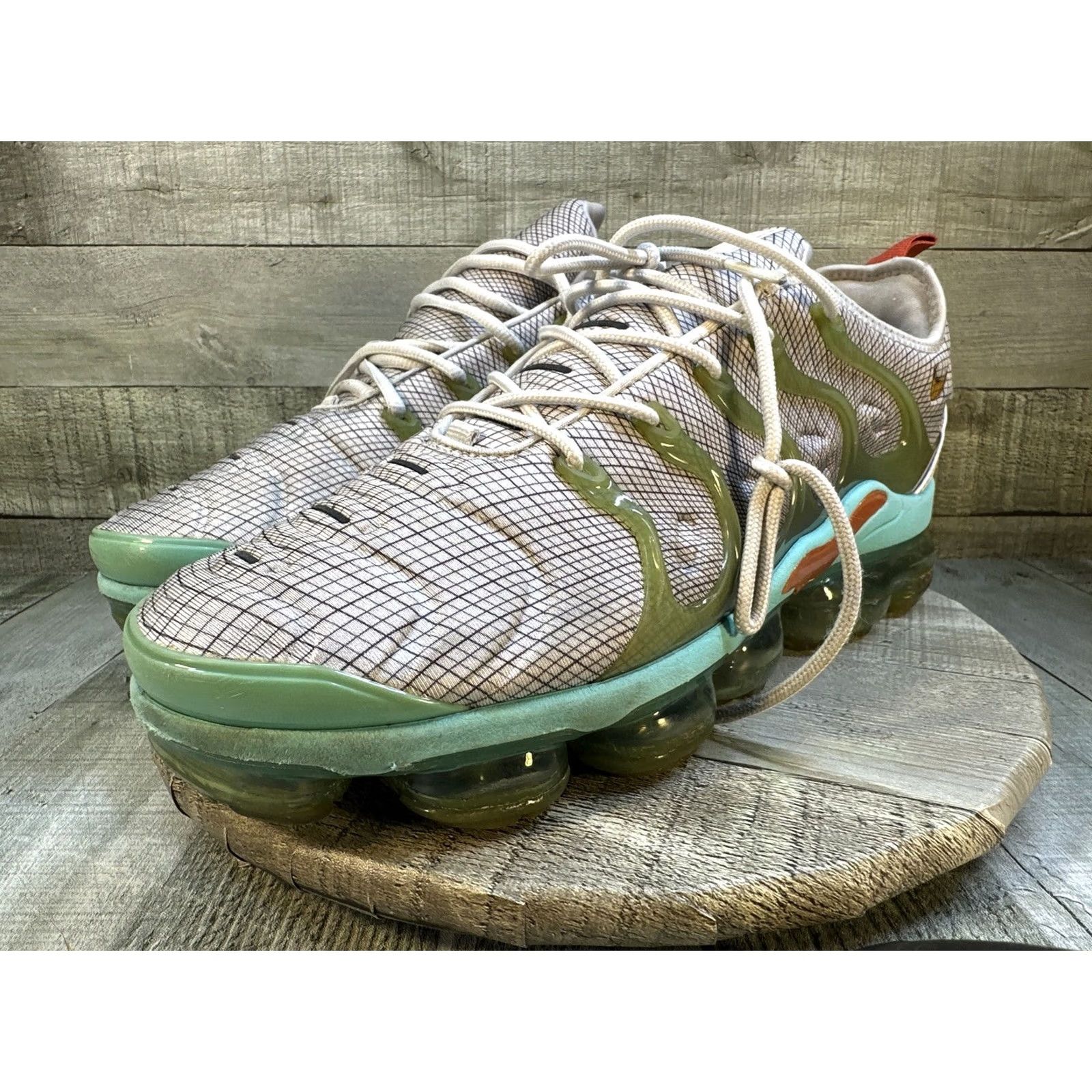 Nike Nike Air VaporMax Plus Sneaker Men 10.5 Aurora Green Prime Green 2019 Size US 11 / EU 44 - 3 Thumbnail