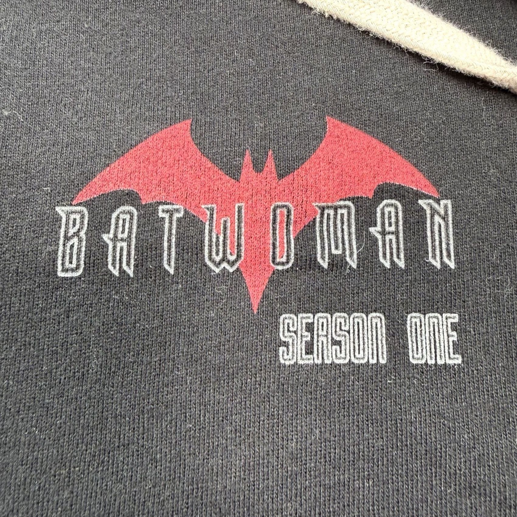 Vintage BATWOMAN TV SERIES SEASON 1 CAST AND CREW GIFT HOODIE CW BATMAN DC RARE PROMO Hoodie Men M Black Pullover Batwoman TV Promo Size US M / EU 48-50 / 2 - 2 Thumbnail