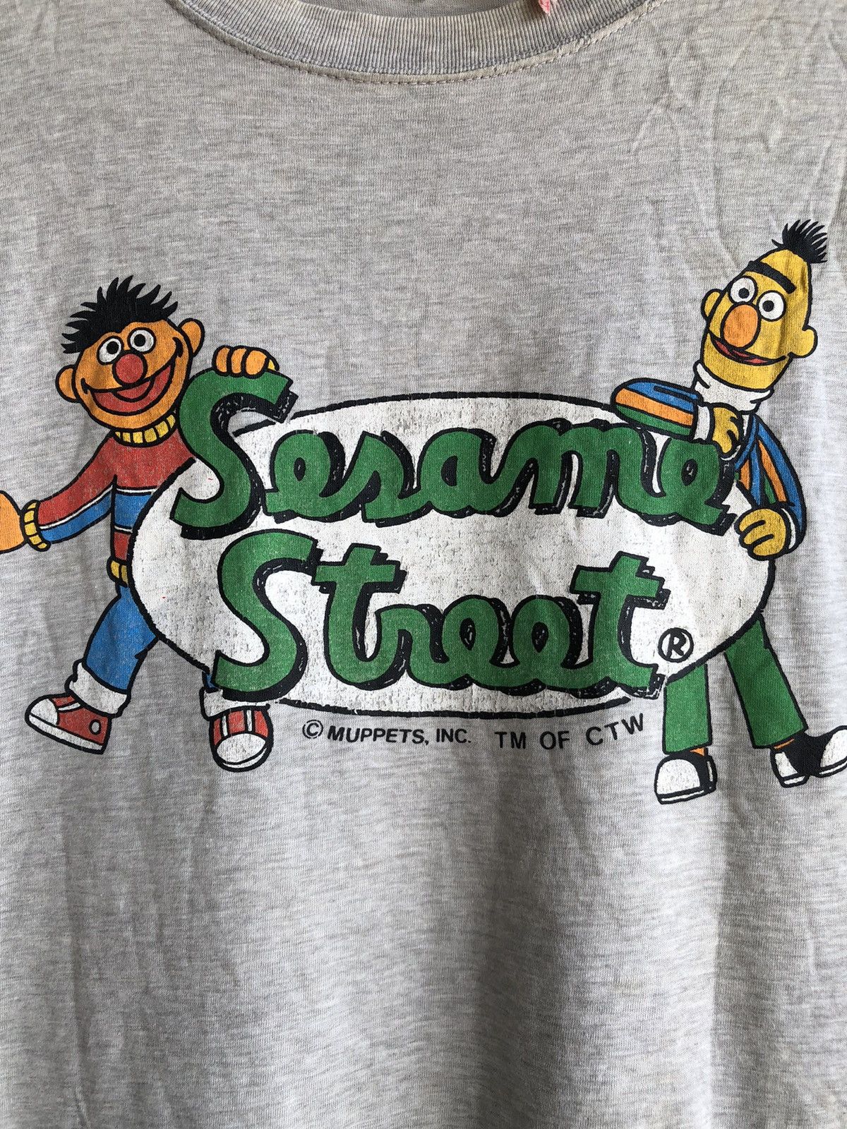 Japanese Brand × Vintage Vintage 90s Sesame Street Big Logo Tshirt Size US M / EU 48-50 / 2 - 5 Thumbnail