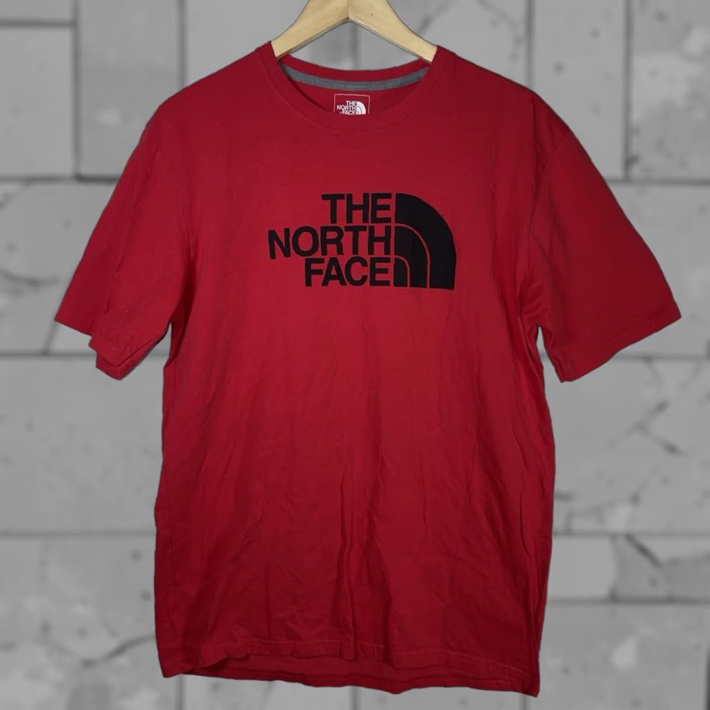 The North Face The North Face Men's Red Cotton Graphic T-Shirt Size M Casual Outdoor Wear Size US M / EU 48-50 / 2 - 1 Thumbnail