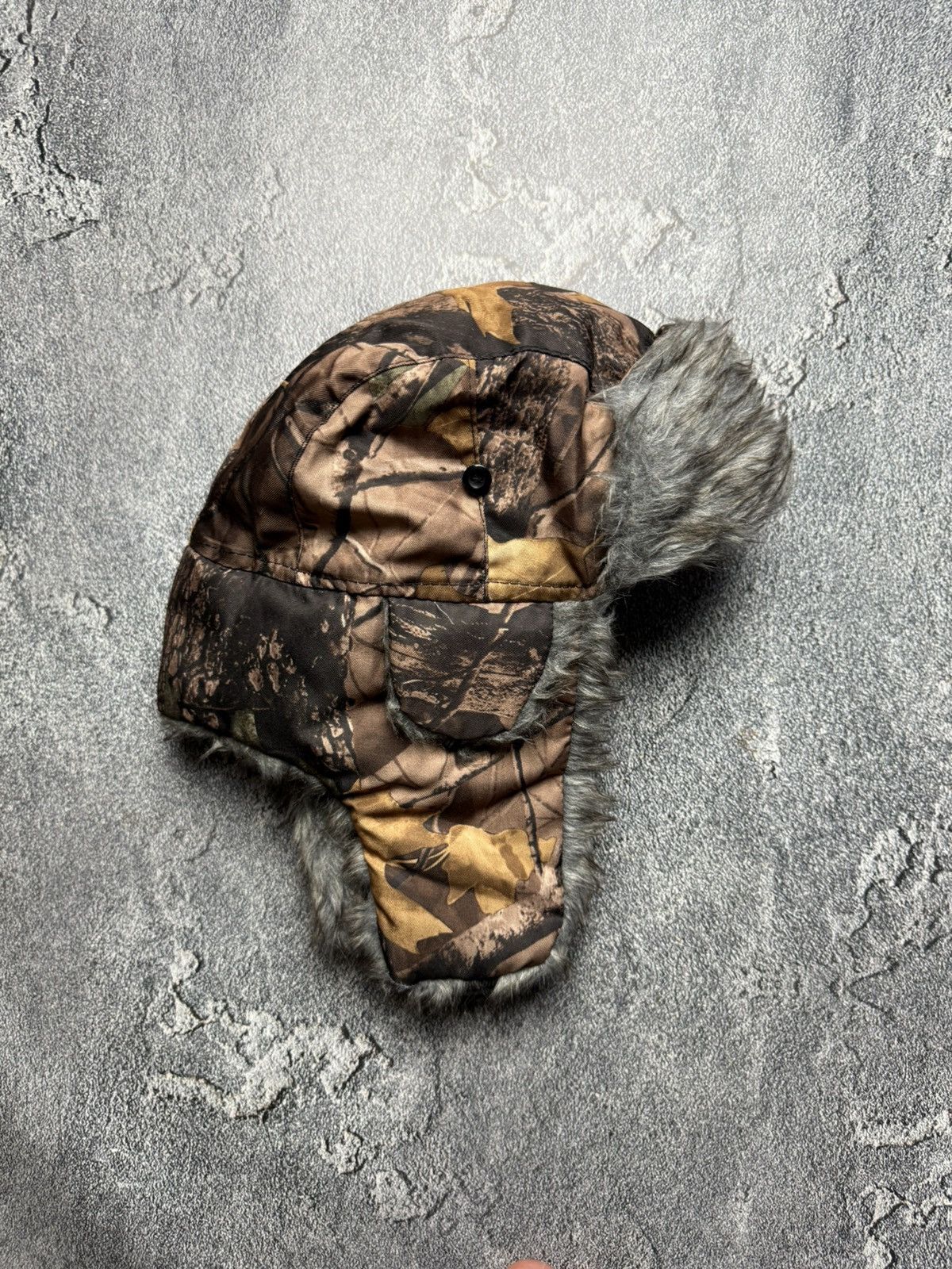 Realtree Y2K Real Tree Faux Fur Ushanka VNTG Fuzzy Warm Trapper Hat Size ONE SIZE - 1 Thumbnail