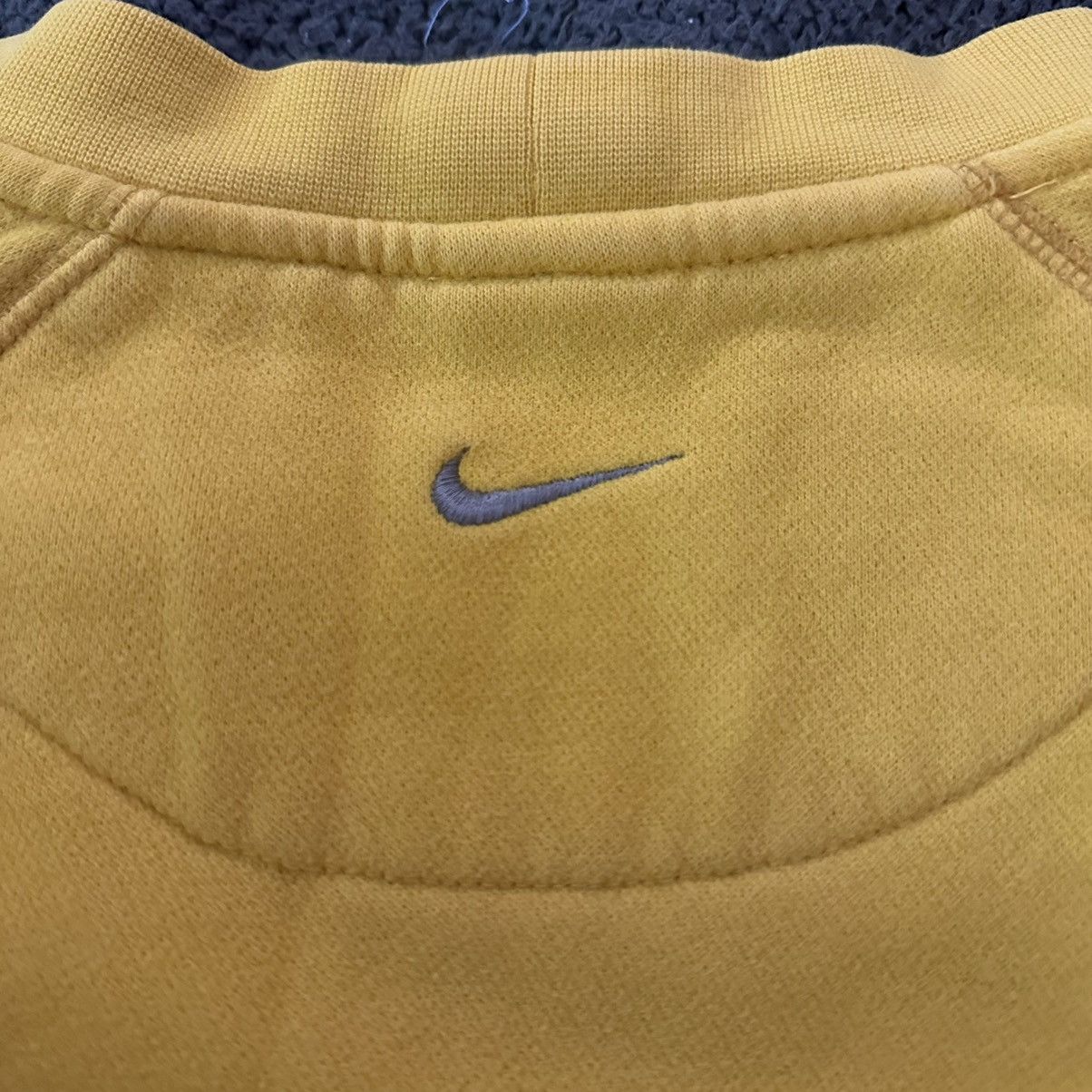 Nike × Vintage VTG Y2K Nike Crewneck Yellow Size US L / EU 52-54 / 3 - 5 Thumbnail