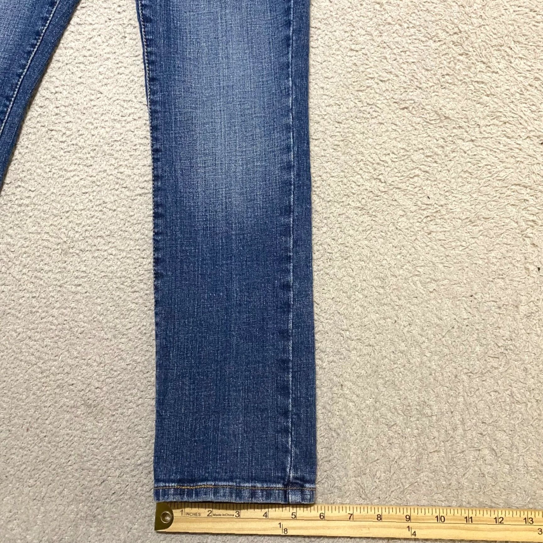 Levi's Levi's Jeans Womens 6 Blue Denim Medium Wash Mid Rise Skinny Regular Pocket 5-Pocket Denim Size 26" / US 2 / IT 38 - 5 Thumbnail