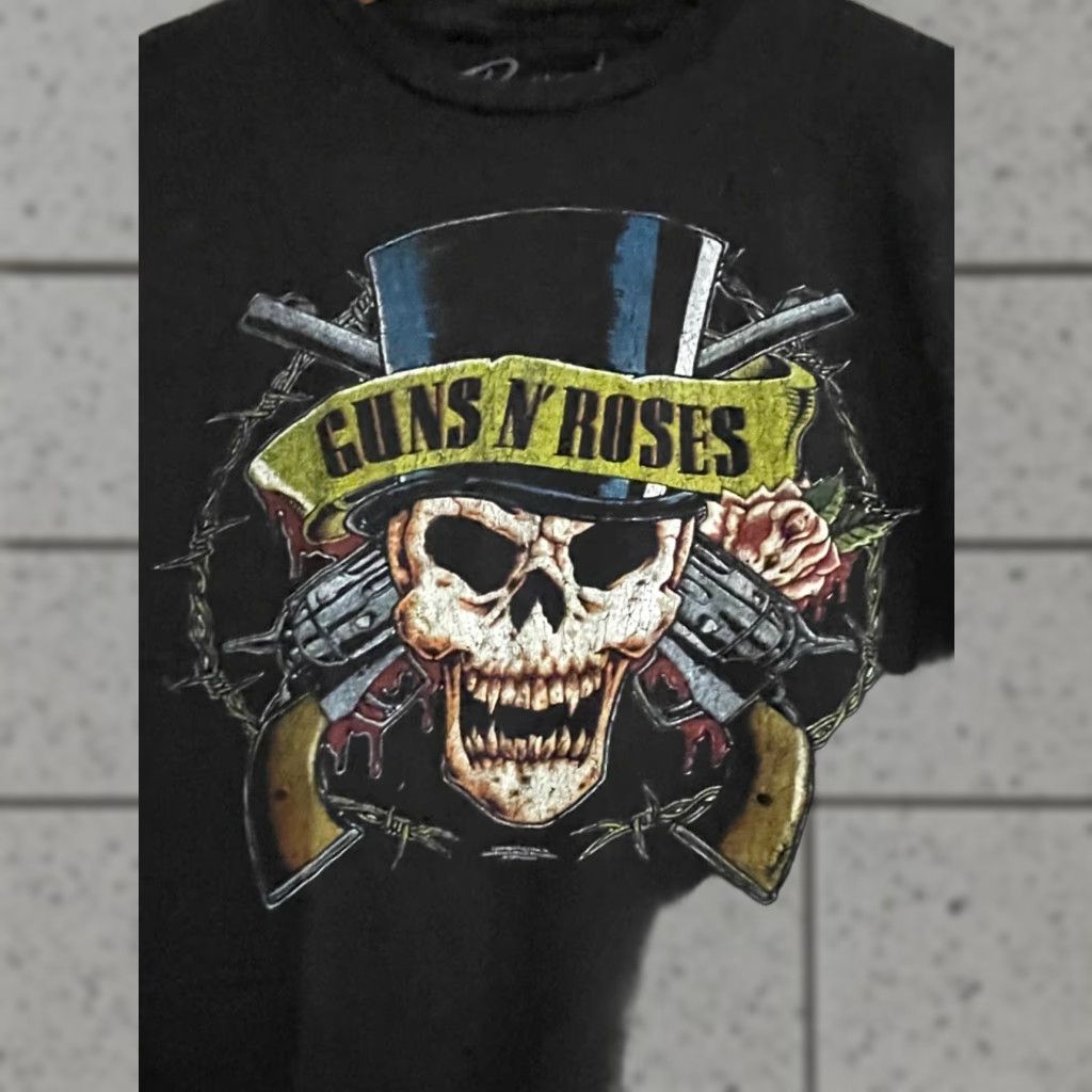 Bravado Guns N Roses Crop Cut Off Band Tee Shirt Bravado Small Women Cropped Tee Short Sleeve Crew Neck Black Cotton T-Shirt Casual Vintage No Size S / US 4 / IT 40 - 1 Thumbnail