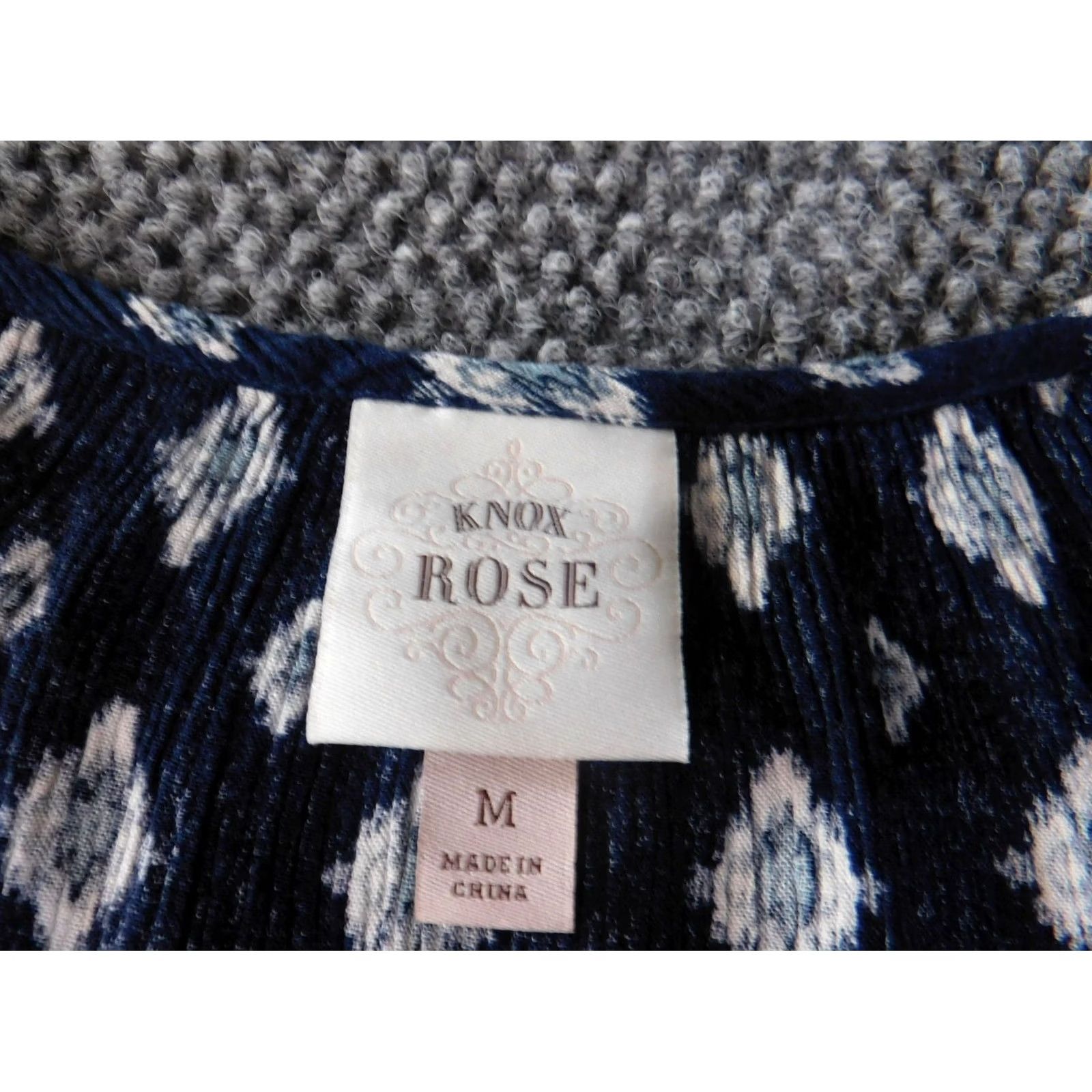 Vintage Knox Rose Blouse Medium Blue v-neck Floral Womens Stretch Rayon Short Sleeve Casual Pullover Size M / US 6-8 / IT 42-44 - 3 Thumbnail