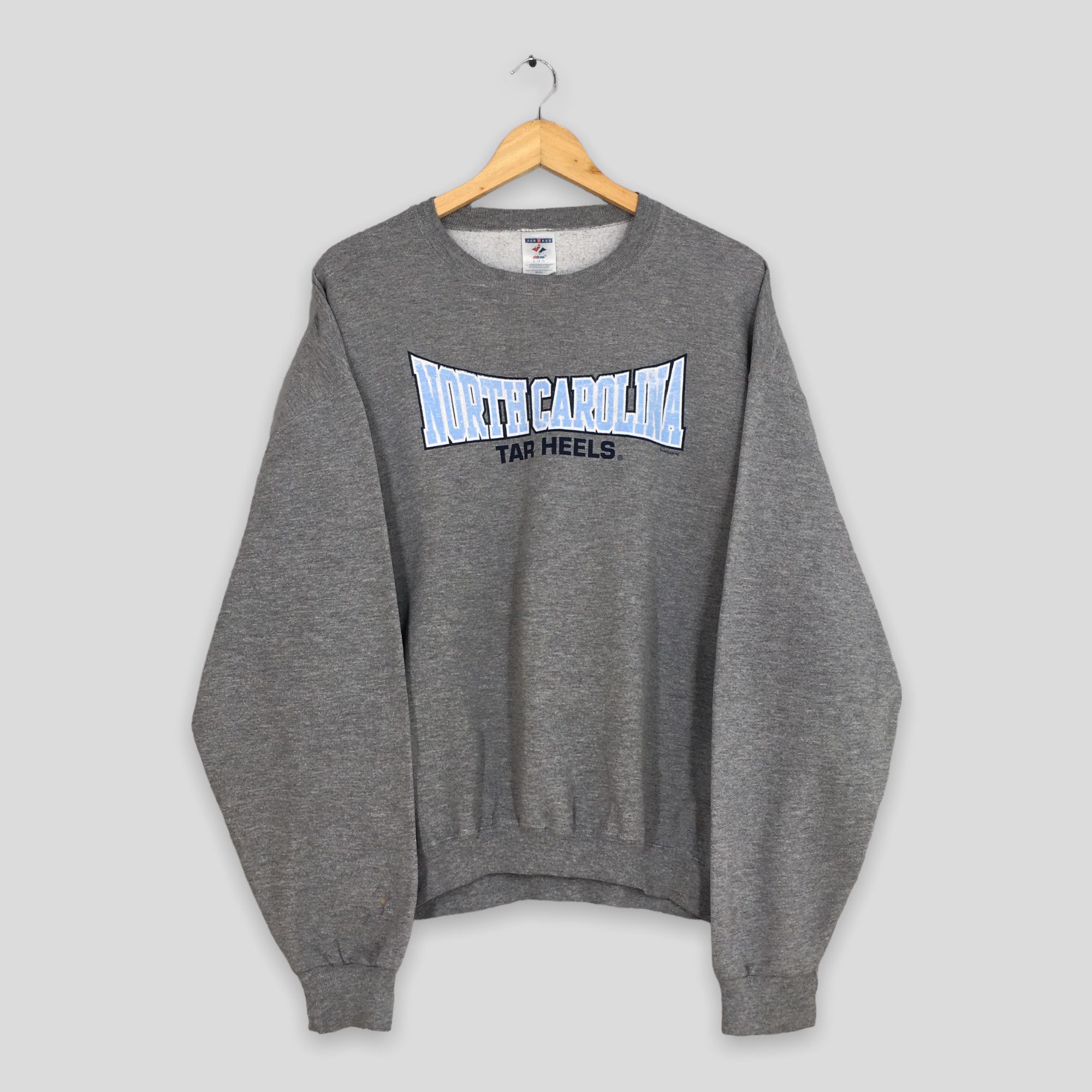 Jerzees North Carolina Tar Heels Basketball Sweatshirt XLarge Size US XL / EU 56 / 4 - 1 Thumbnail