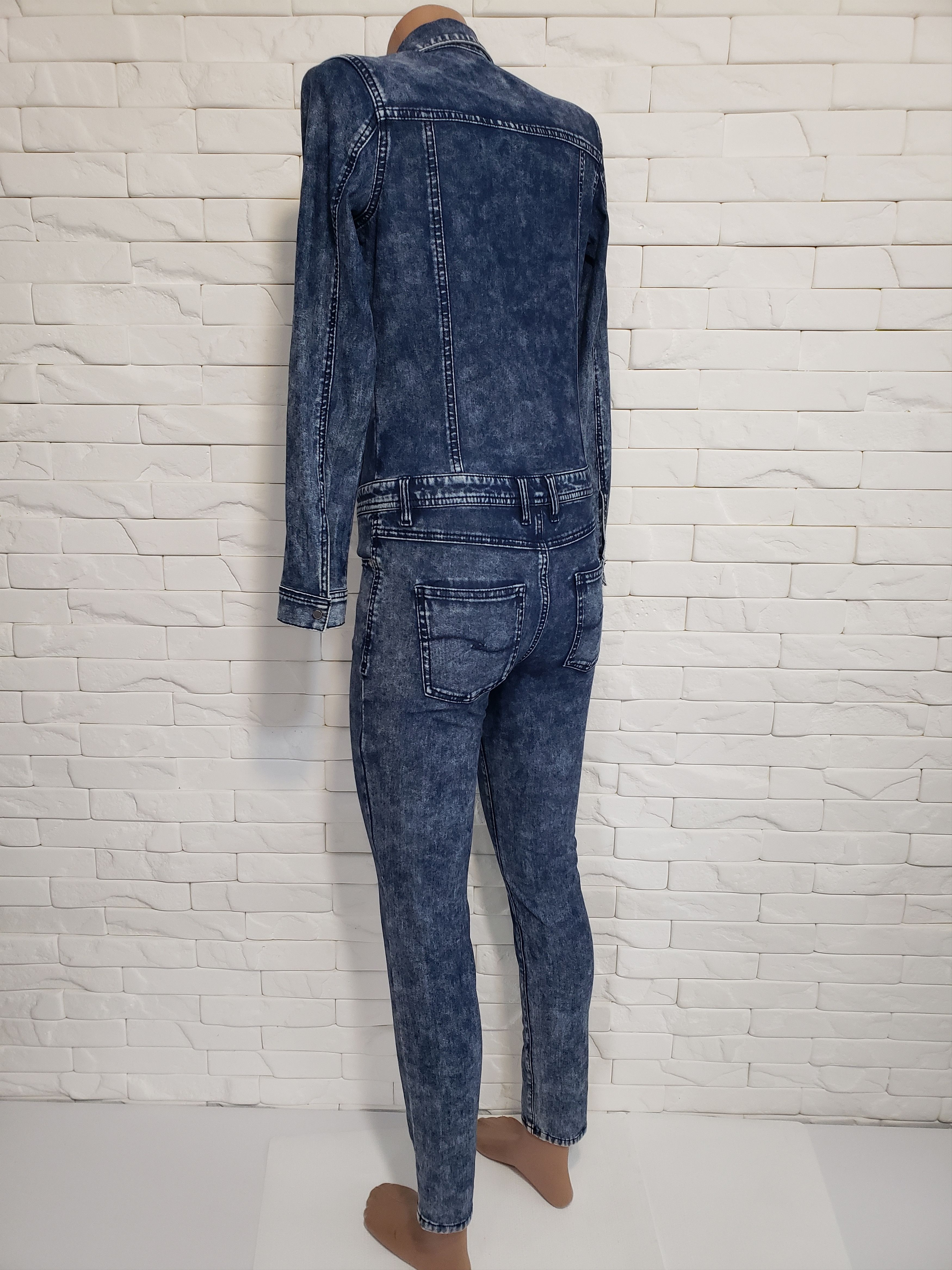 Denim & Co. Women's blue jumpsuit made of wonderful denim. Size 33" - 7 Thumbnail