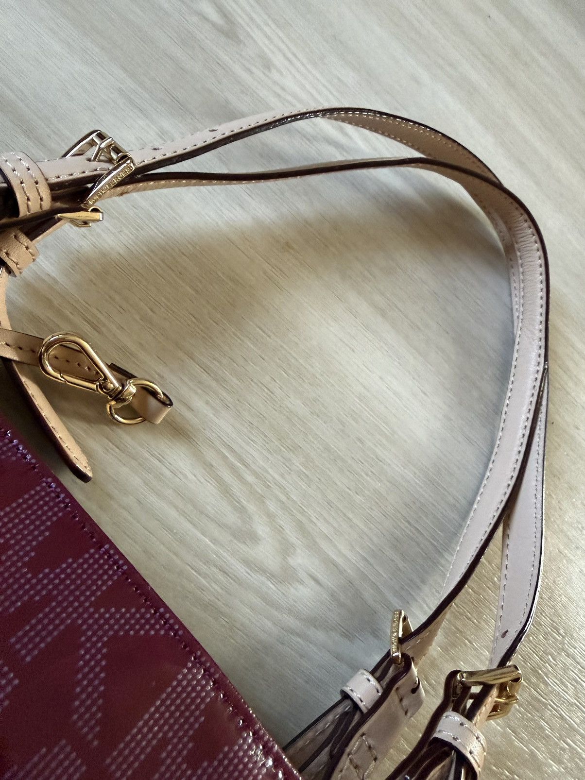 Michael Kors Michael Kors Jet Set Tote Bag Patent Leather Burgundy Logo Size ONE SIZE - 5 Thumbnail