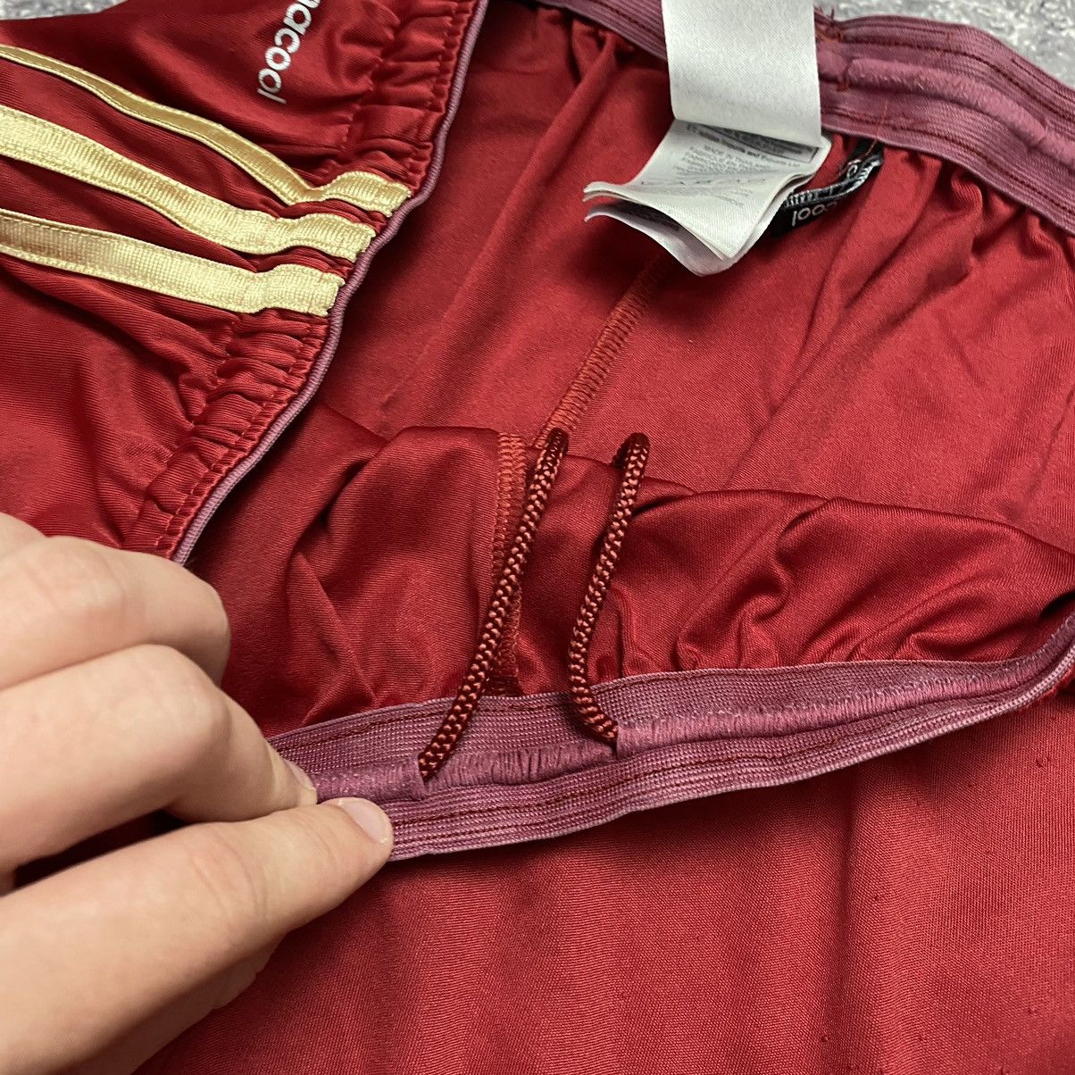 Vintage Vintage Adidas Spain 2013 National Football team shorts Size US 34 / EU 50 - 7 Thumbnail